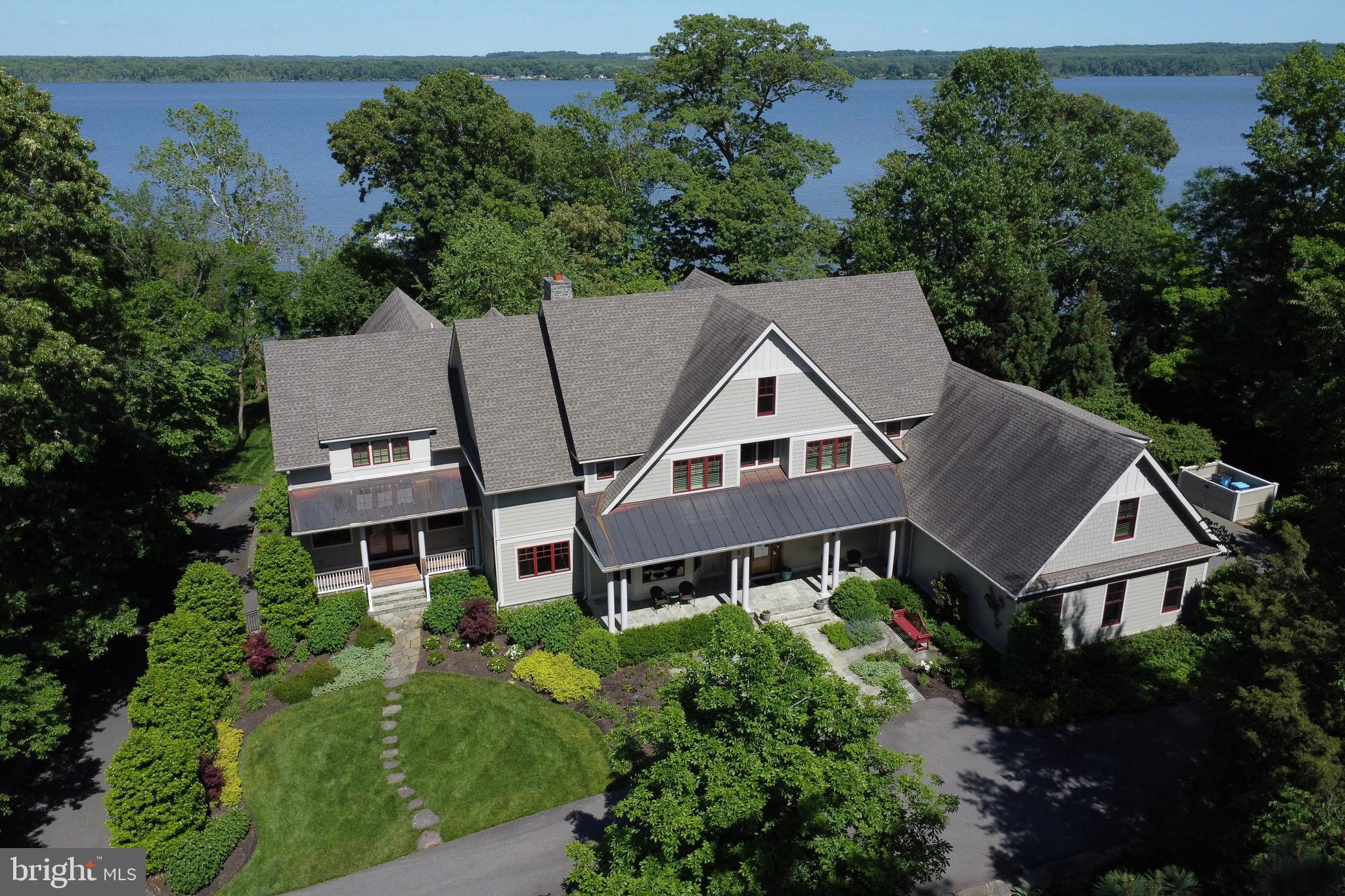 HALLOWING POINT RIVER ESTATES - Residential