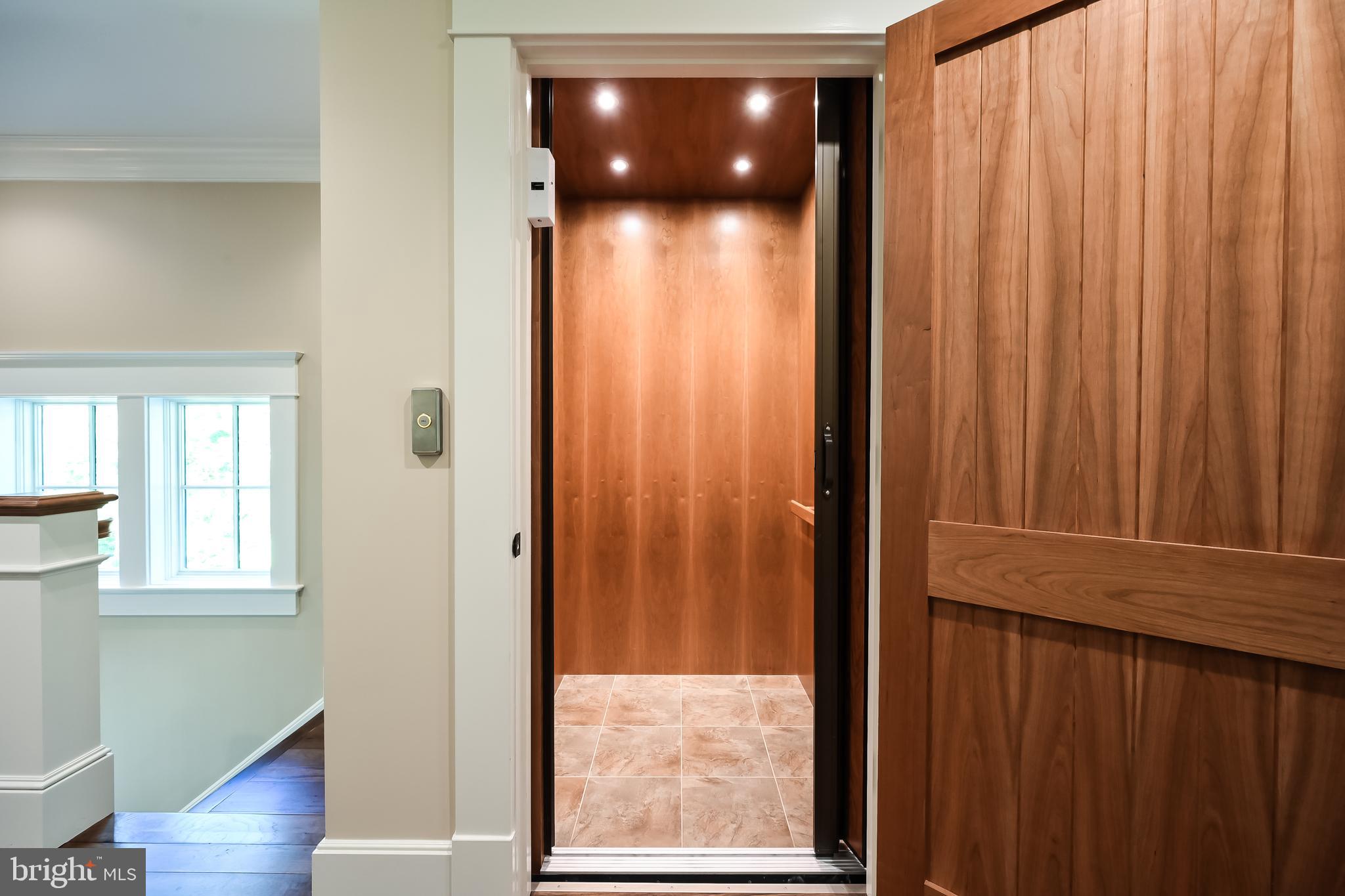 HALLOWING POINT RIVER ESTATES - Residential