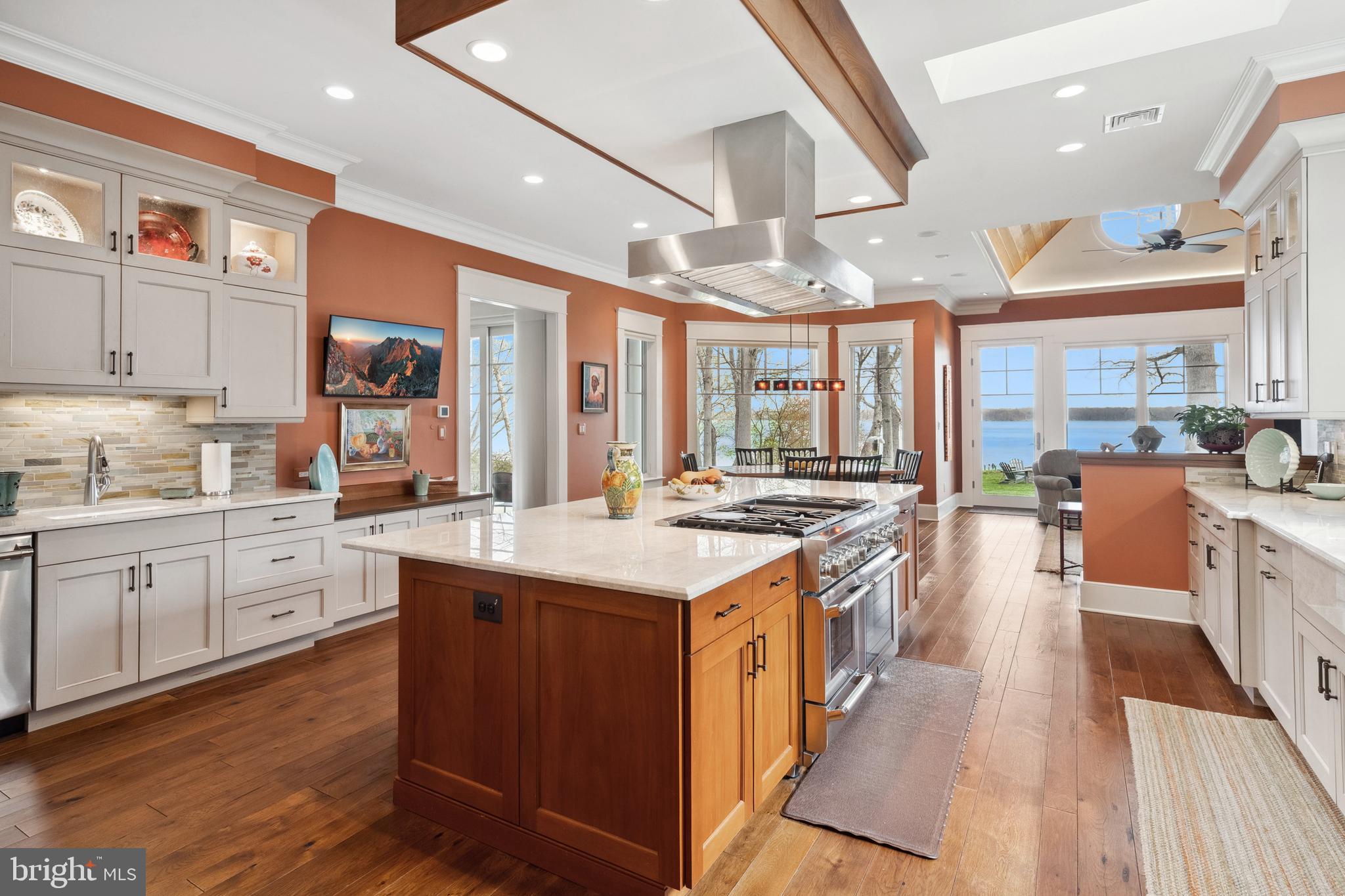 HALLOWING POINT RIVER ESTATES - Residential