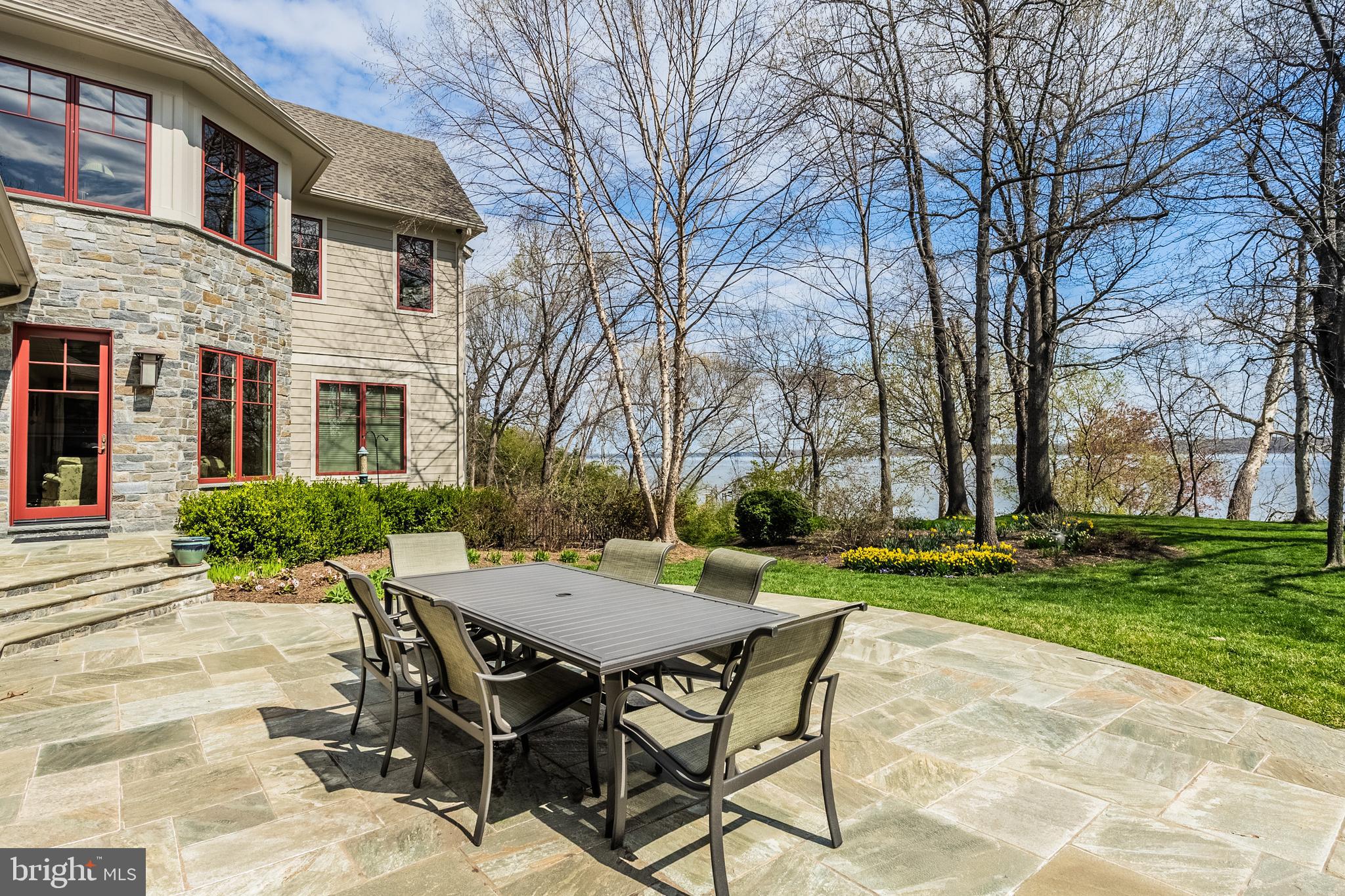 HALLOWING POINT RIVER ESTATES - Residential