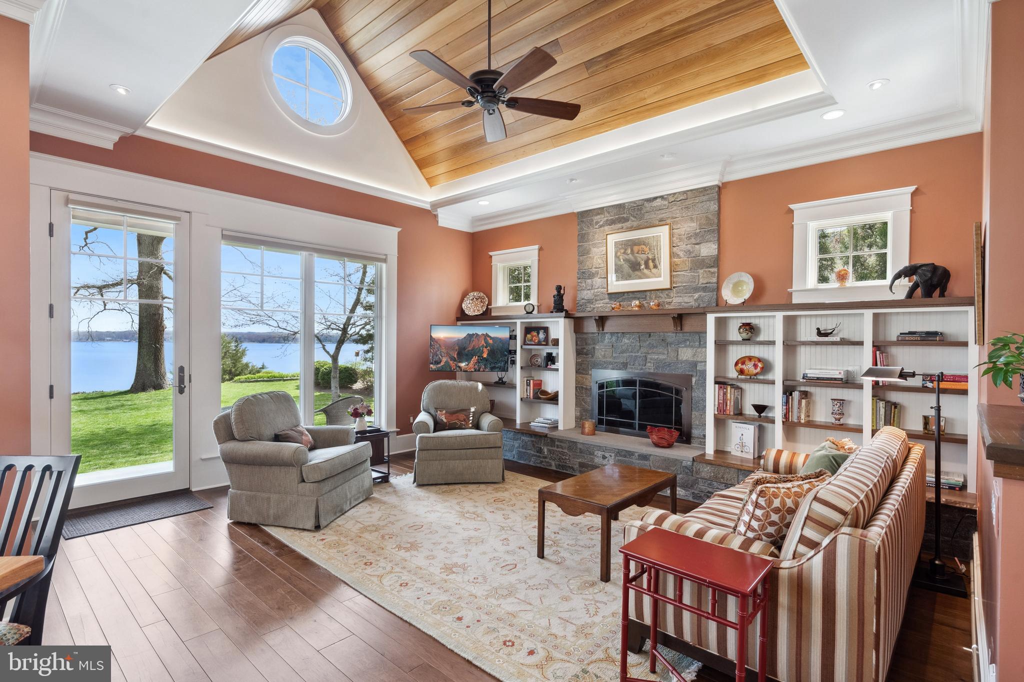 HALLOWING POINT RIVER ESTATES - Residential