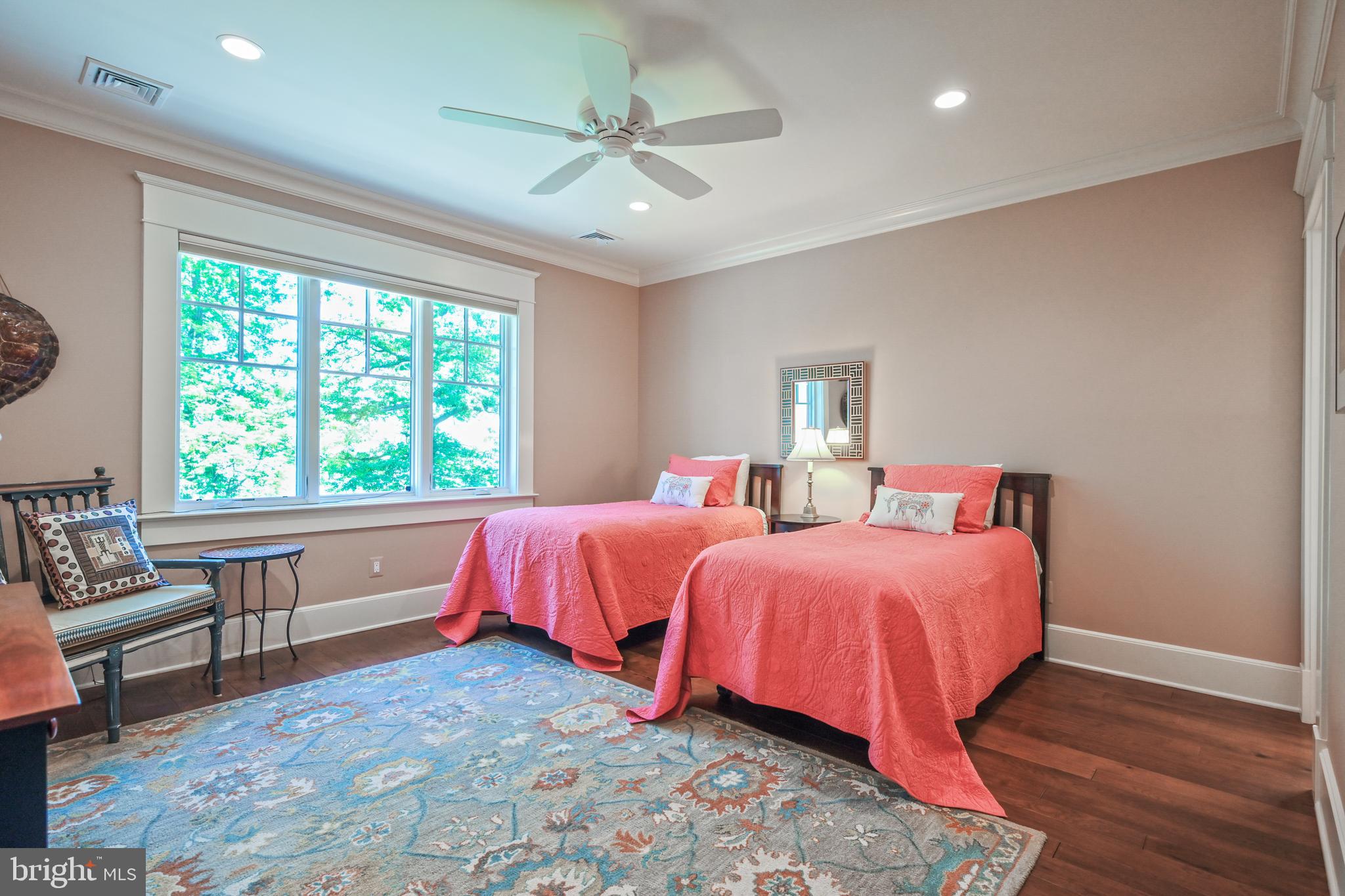 HALLOWING POINT RIVER ESTATES - Residential