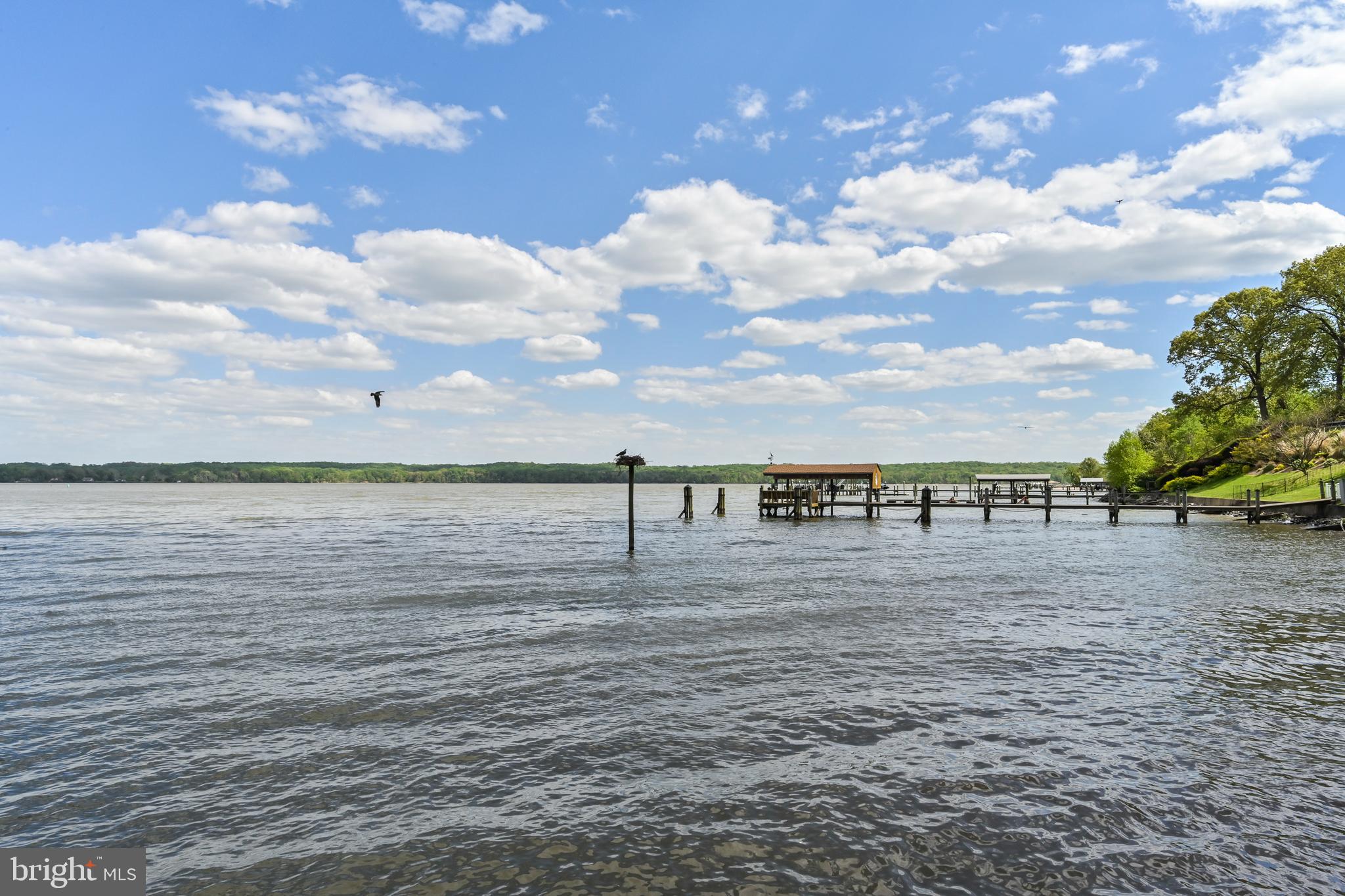 HALLOWING POINT RIVER ESTATES - Residential