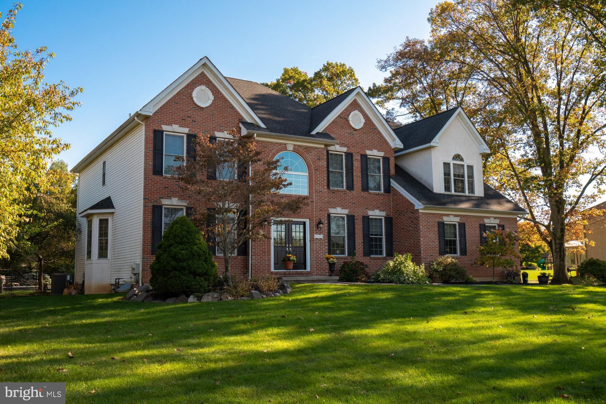 ARBOUR HILL - Residential