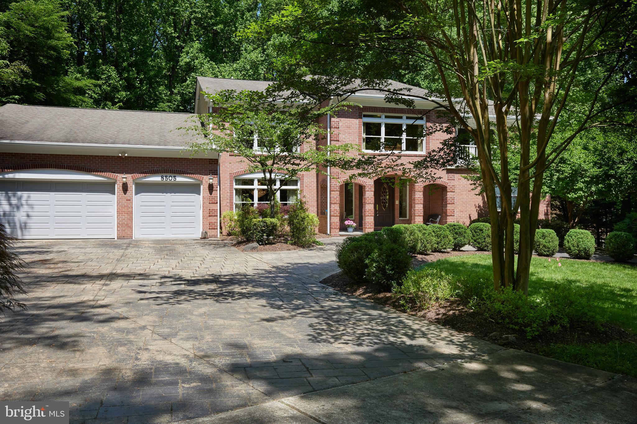 CONGRESSIONAL COUNTRY CLUB ESTATES - Residential