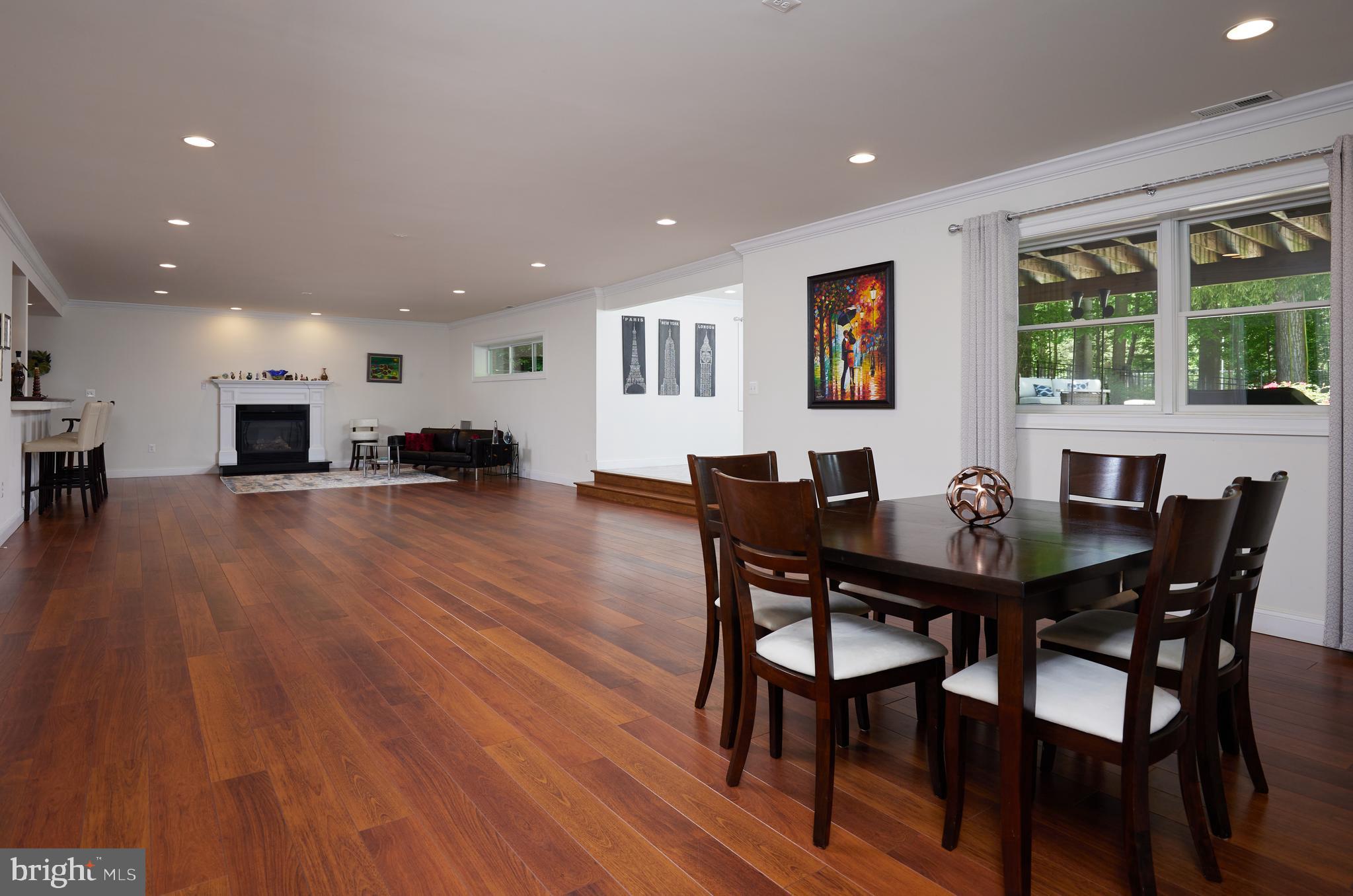 CONGRESSIONAL COUNTRY CLUB ESTATES - Residential