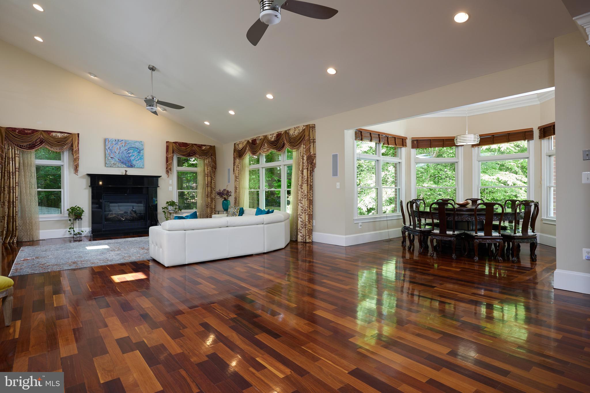 CONGRESSIONAL COUNTRY CLUB ESTATES - Residential