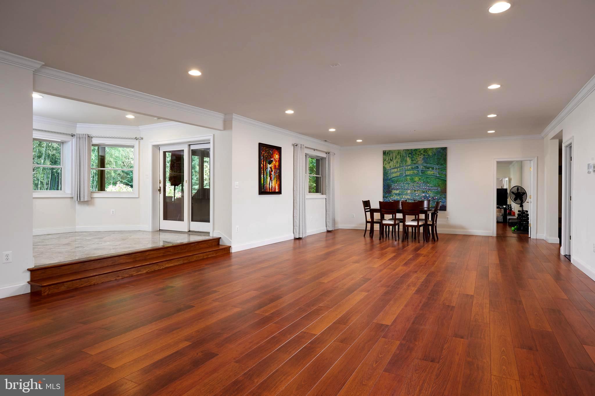 CONGRESSIONAL COUNTRY CLUB ESTATES - Residential