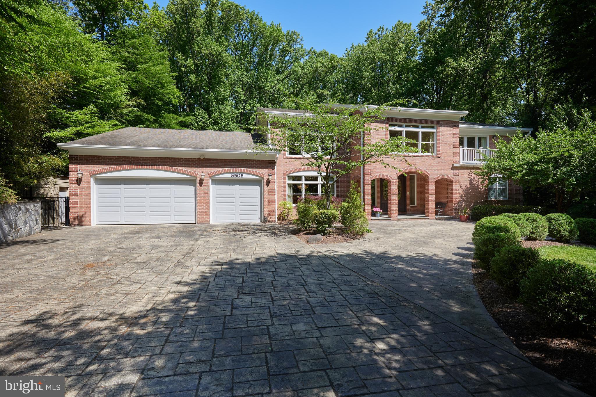 CONGRESSIONAL COUNTRY CLUB ESTATES - Residential