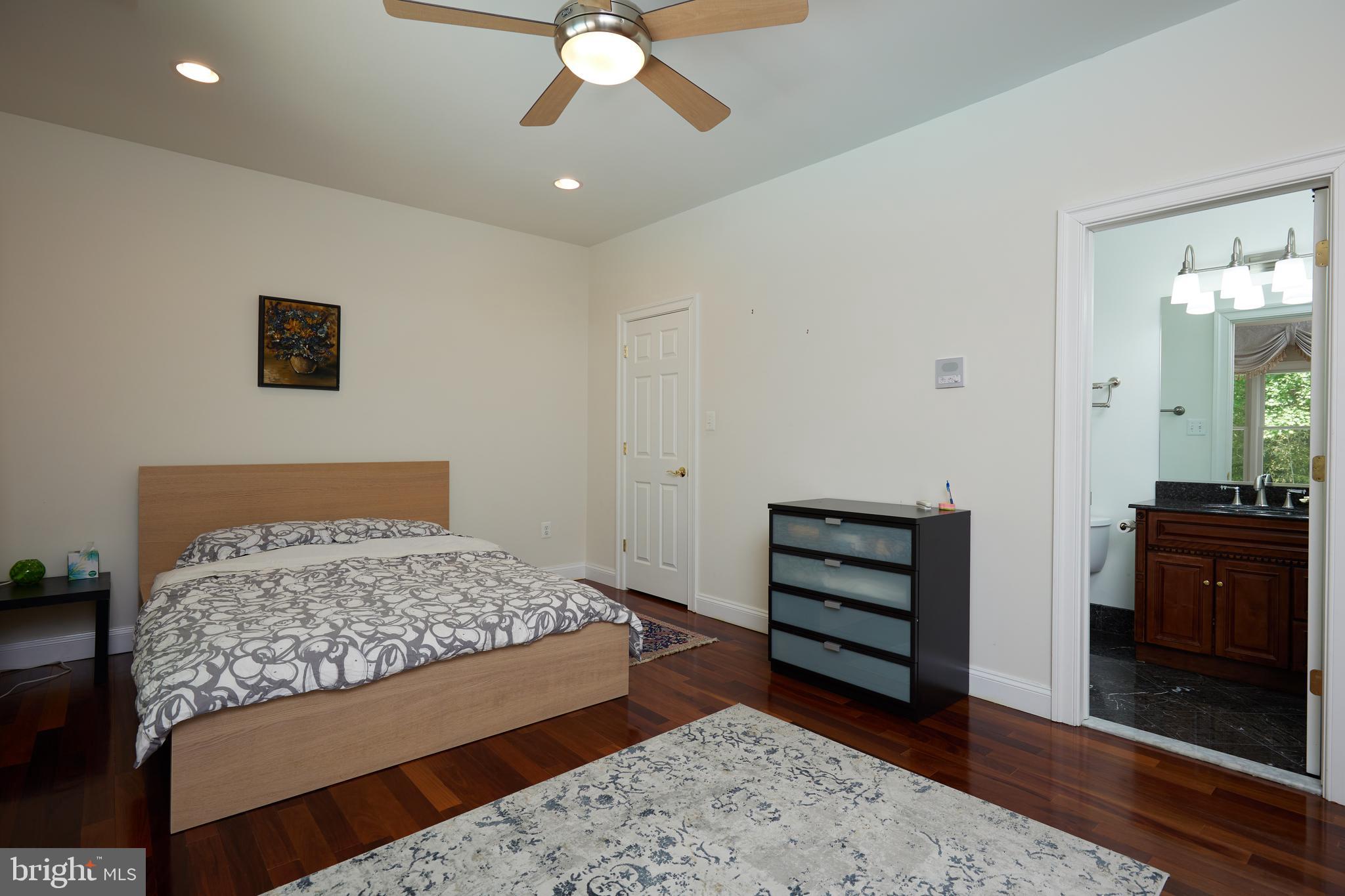 CONGRESSIONAL COUNTRY CLUB ESTATES - Residential