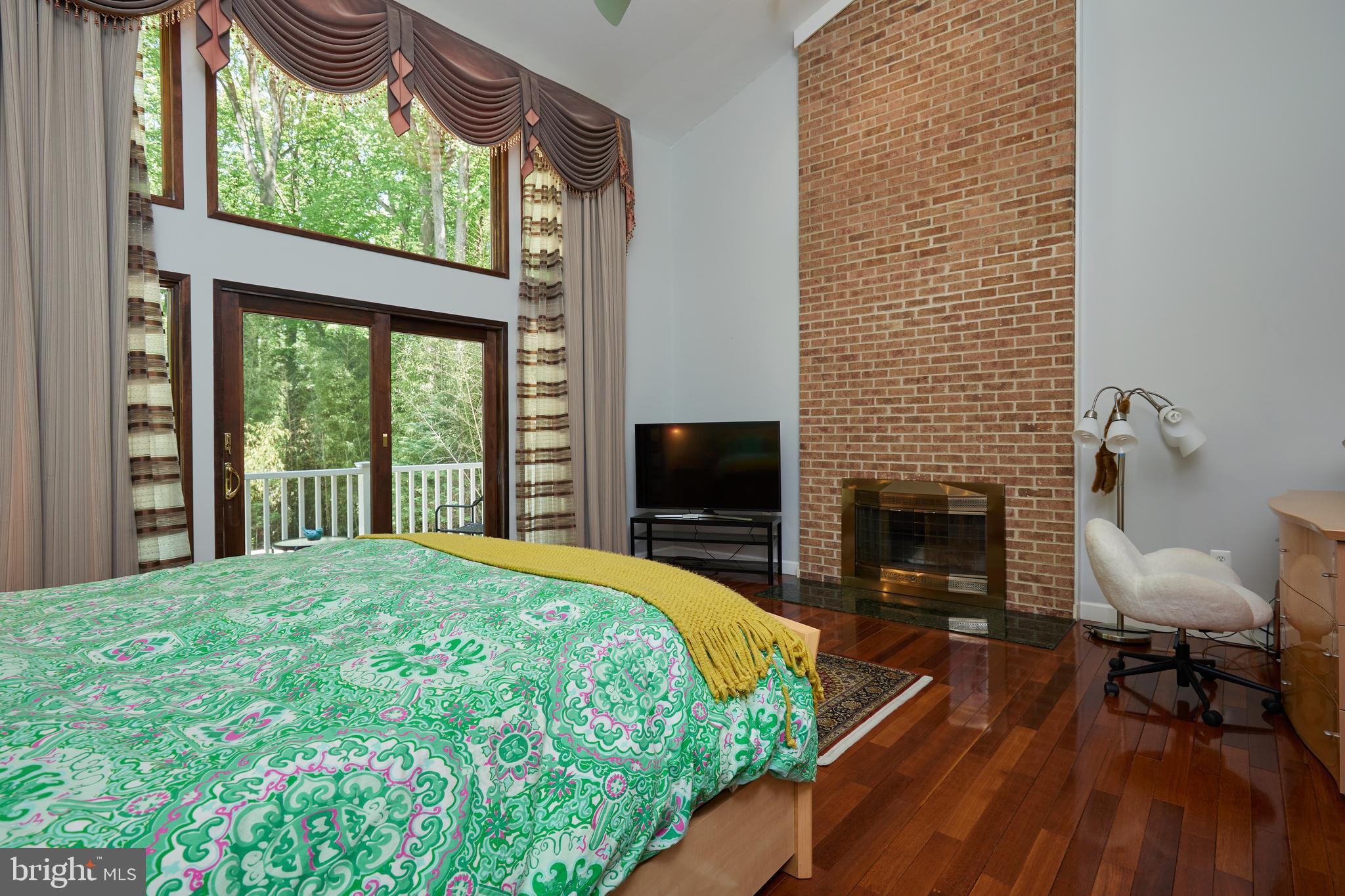 CONGRESSIONAL COUNTRY CLUB ESTATES - Residential