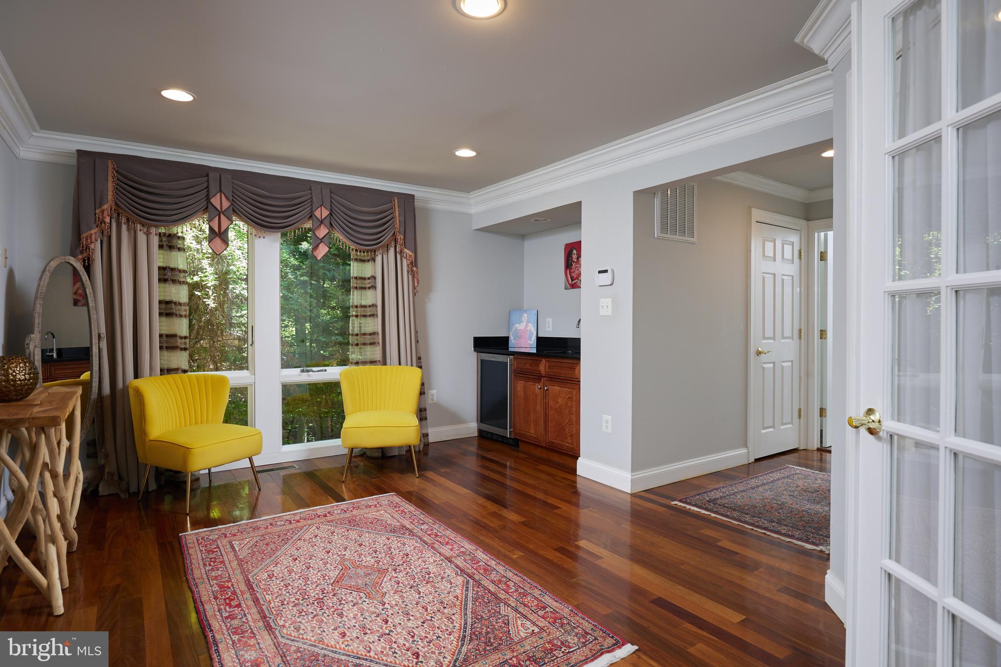 CONGRESSIONAL COUNTRY CLUB ESTATES - Residential