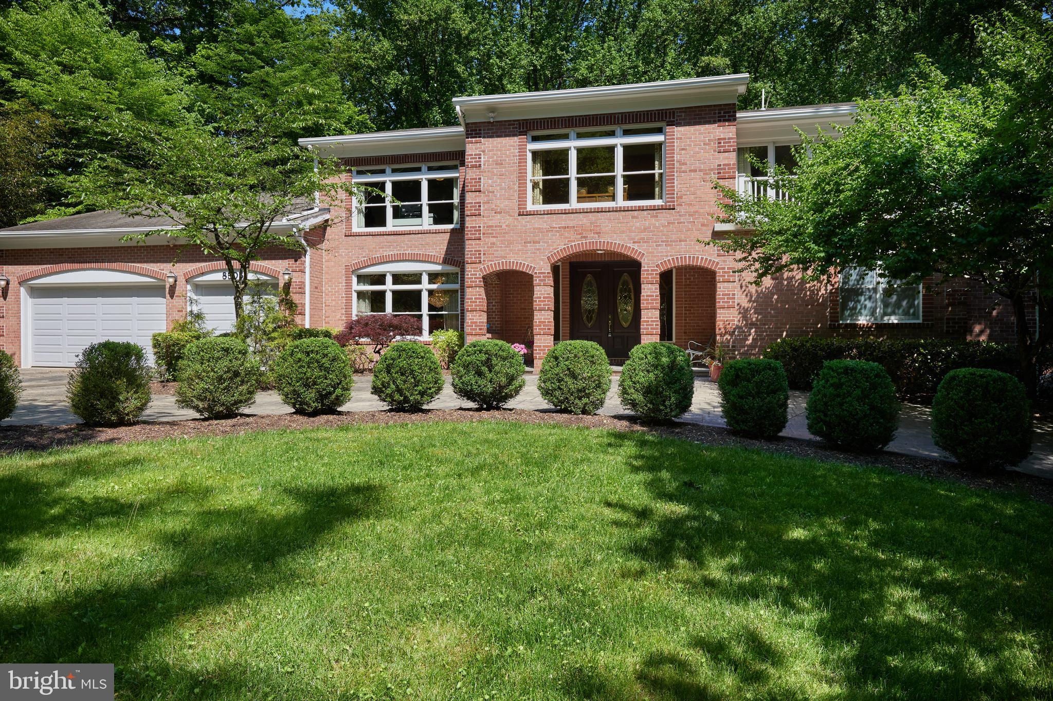 CONGRESSIONAL COUNTRY CLUB ESTATES - Residential