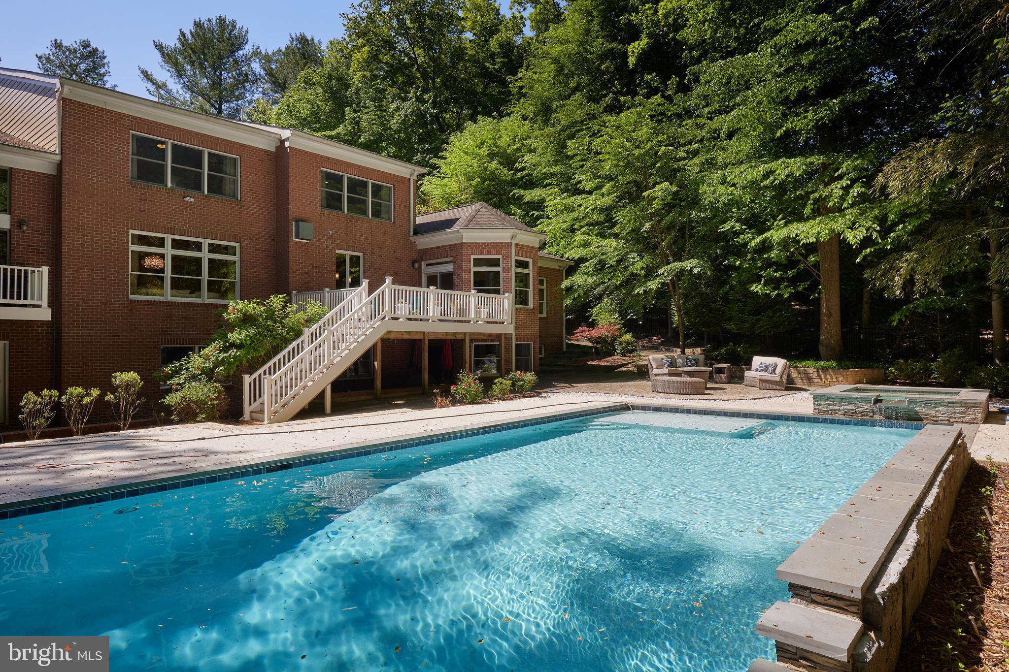 CONGRESSIONAL COUNTRY CLUB ESTATES - Residential