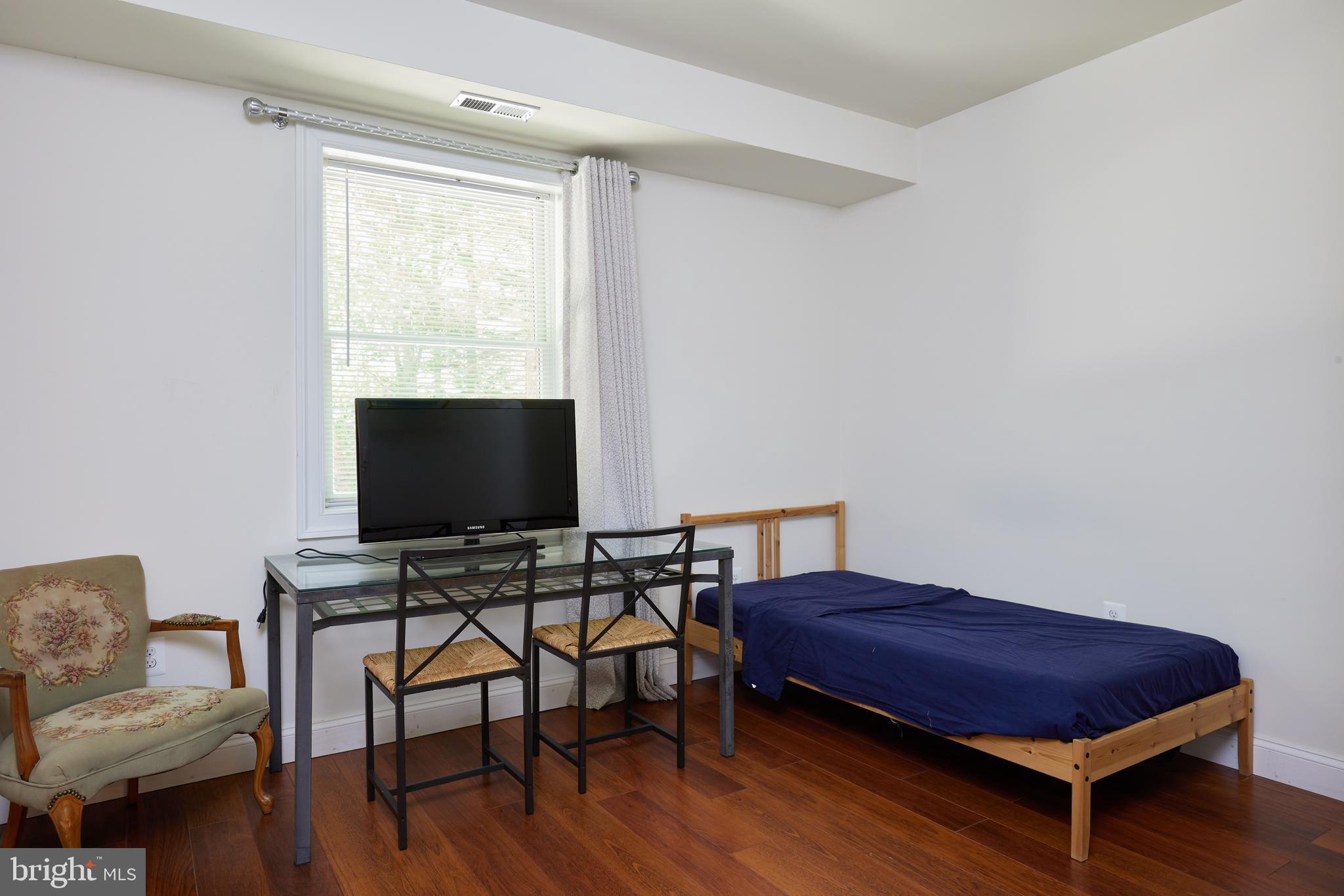 CONGRESSIONAL COUNTRY CLUB ESTATES - Residential