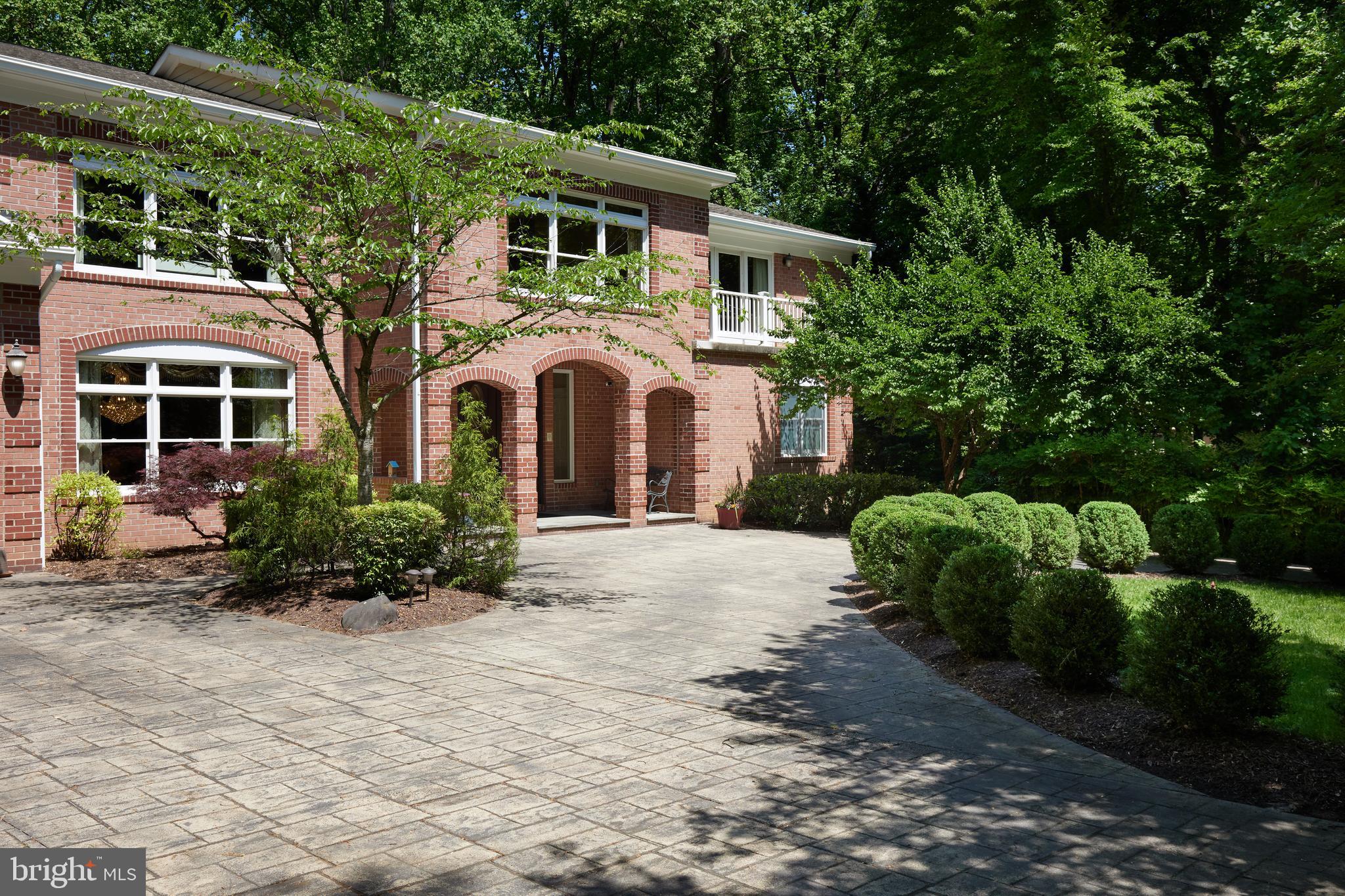 CONGRESSIONAL COUNTRY CLUB ESTATES - Residential