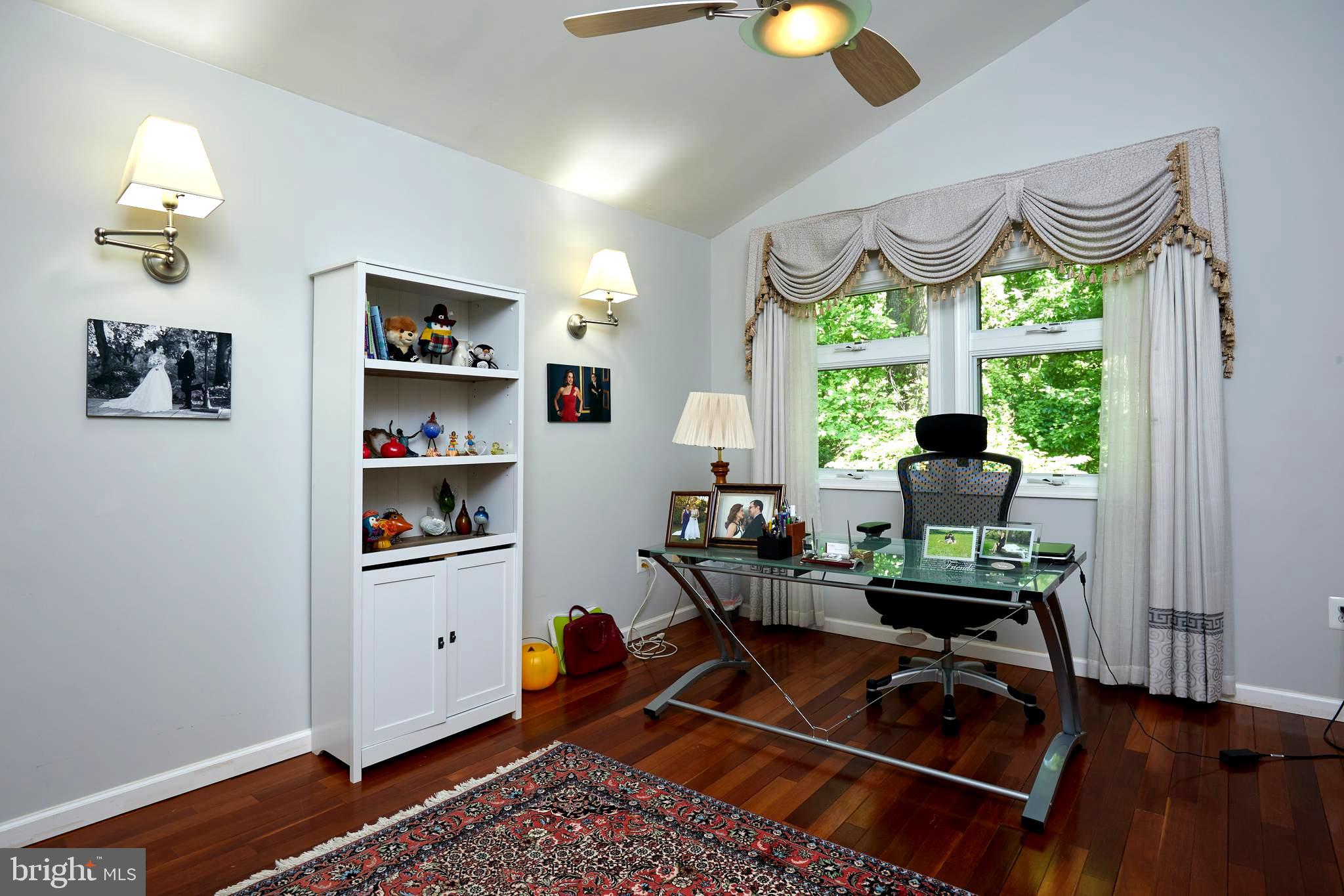 CONGRESSIONAL COUNTRY CLUB ESTATES - Residential