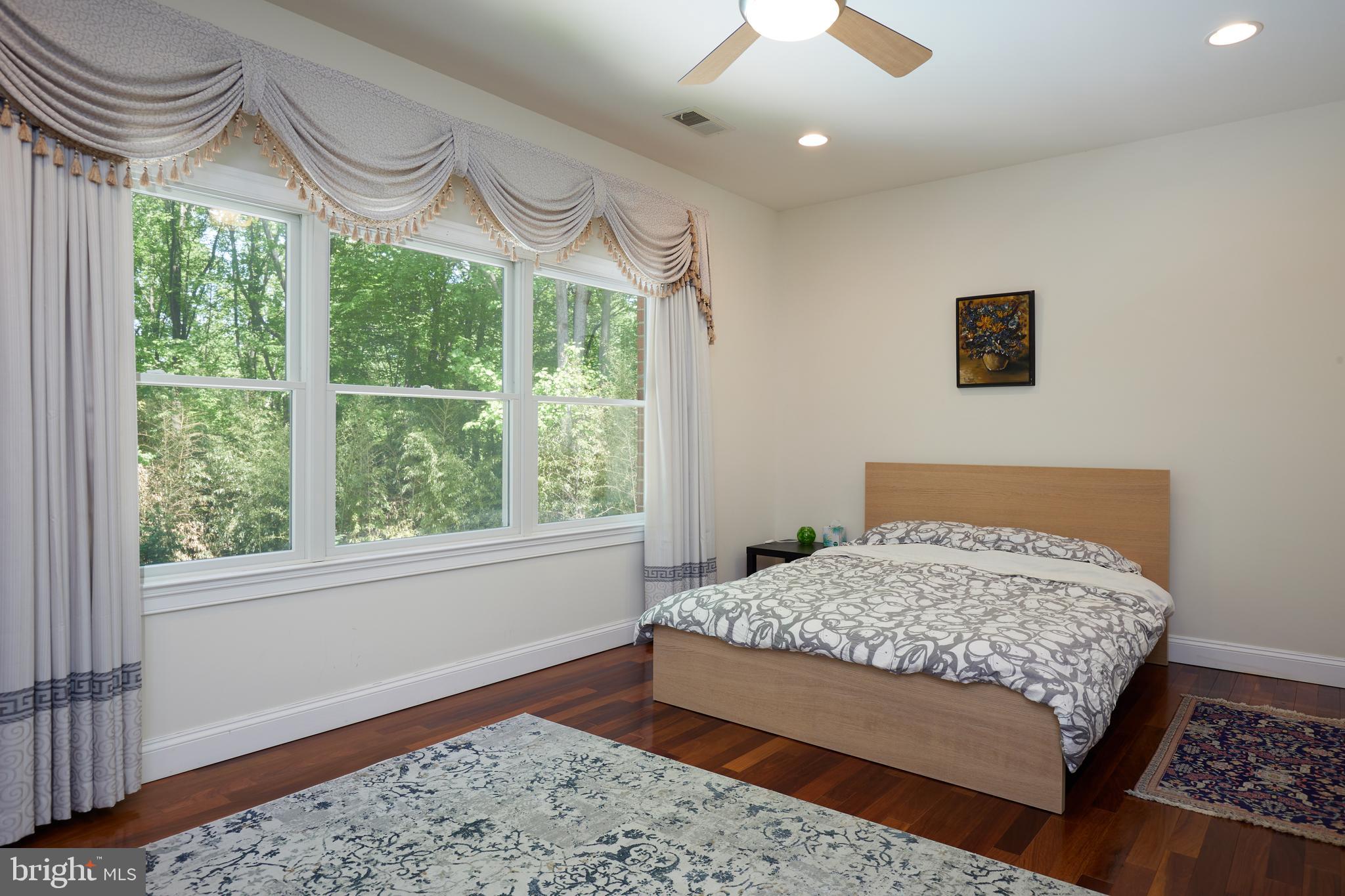 CONGRESSIONAL COUNTRY CLUB ESTATES - Residential