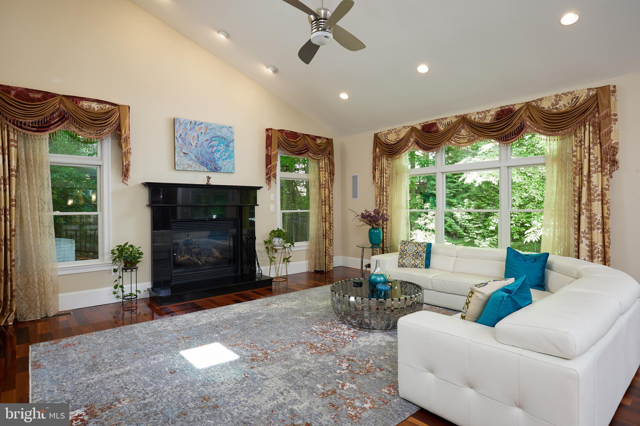 CONGRESSIONAL COUNTRY CLUB ESTATES - Residential