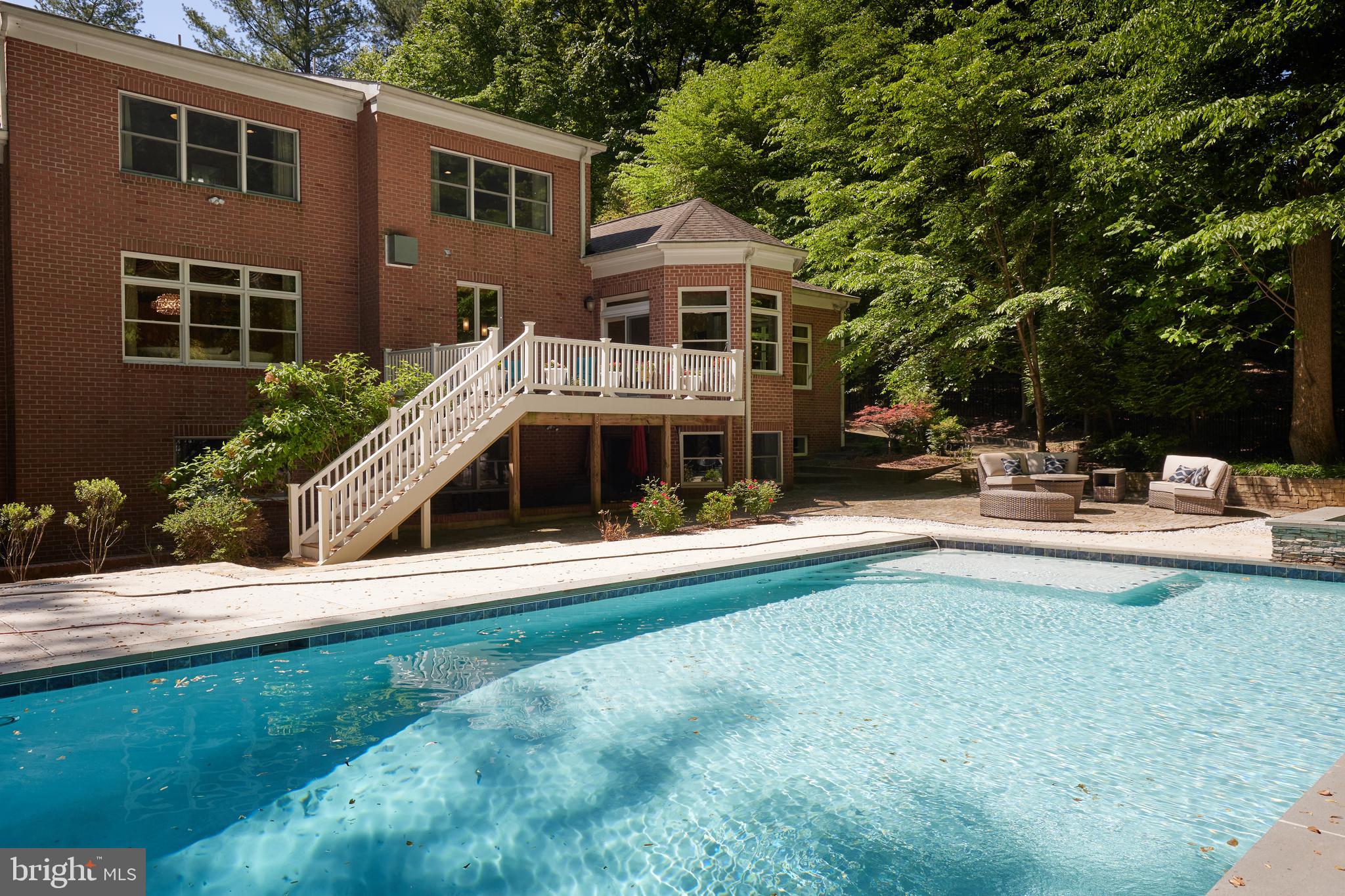 CONGRESSIONAL COUNTRY CLUB ESTATES - Residential