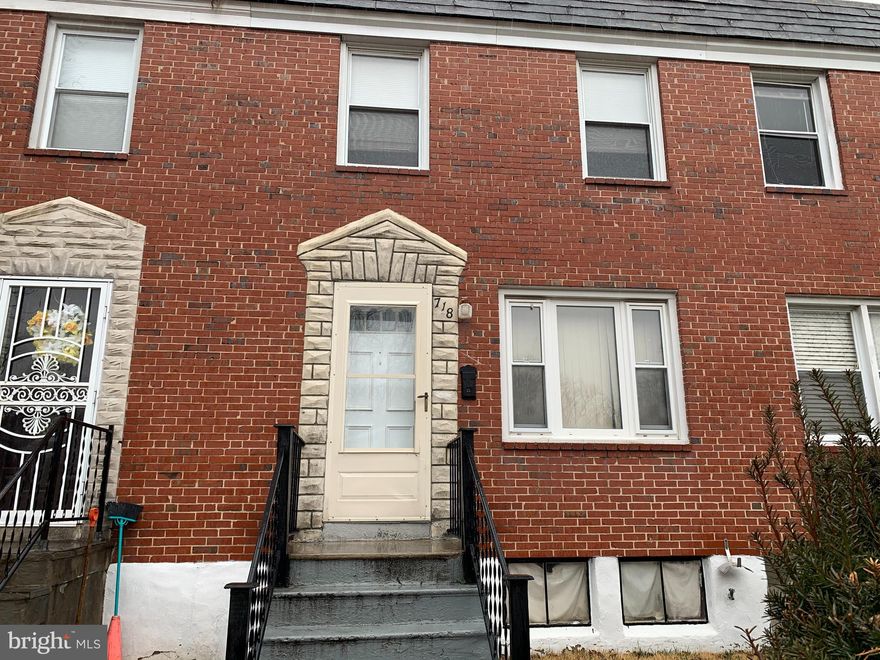 Charming townhome located in the community of Yale Heights. This 2 bedroom 1 bath home is ready for immediate occupancy. Close to schools, shopping and transportation.