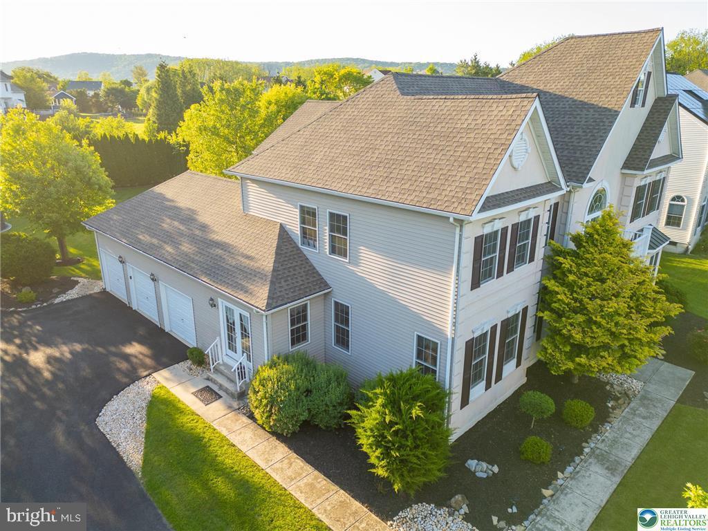 3423 COURTNEY DRIVE