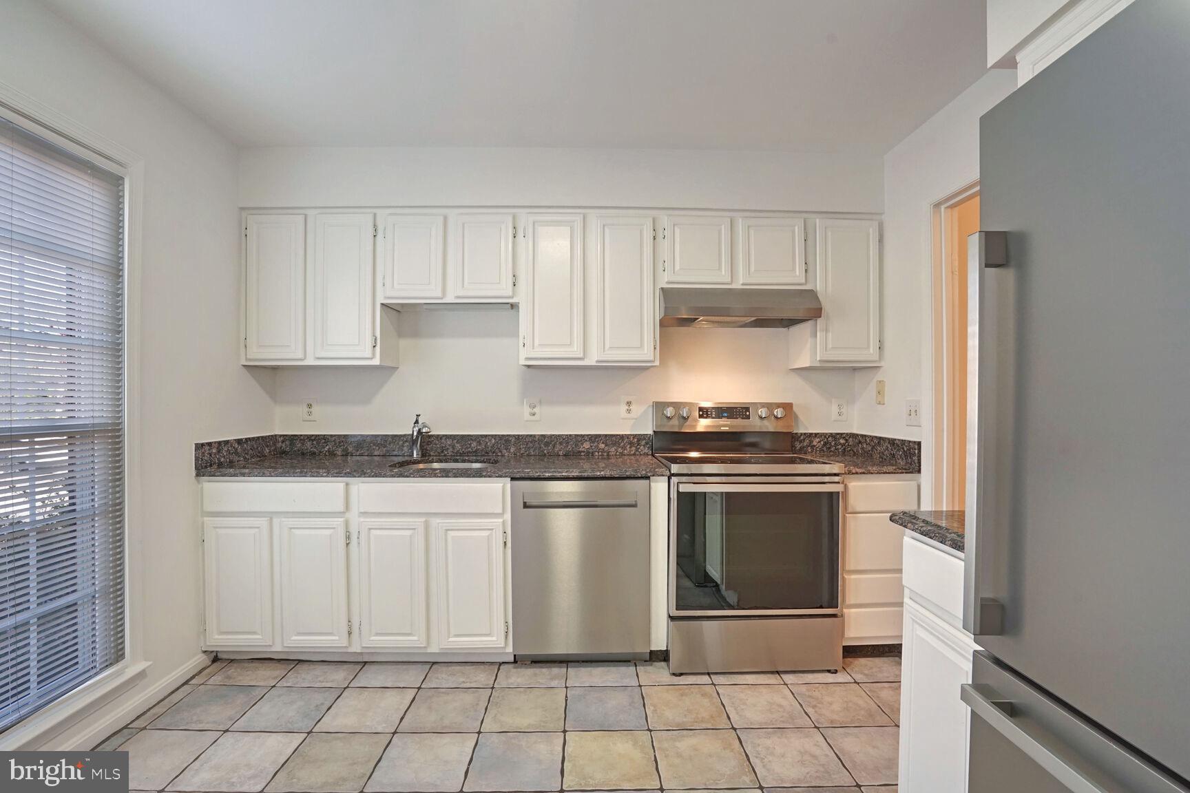 LAKE RIDGE - SPRINGWOODS - Residential Lease