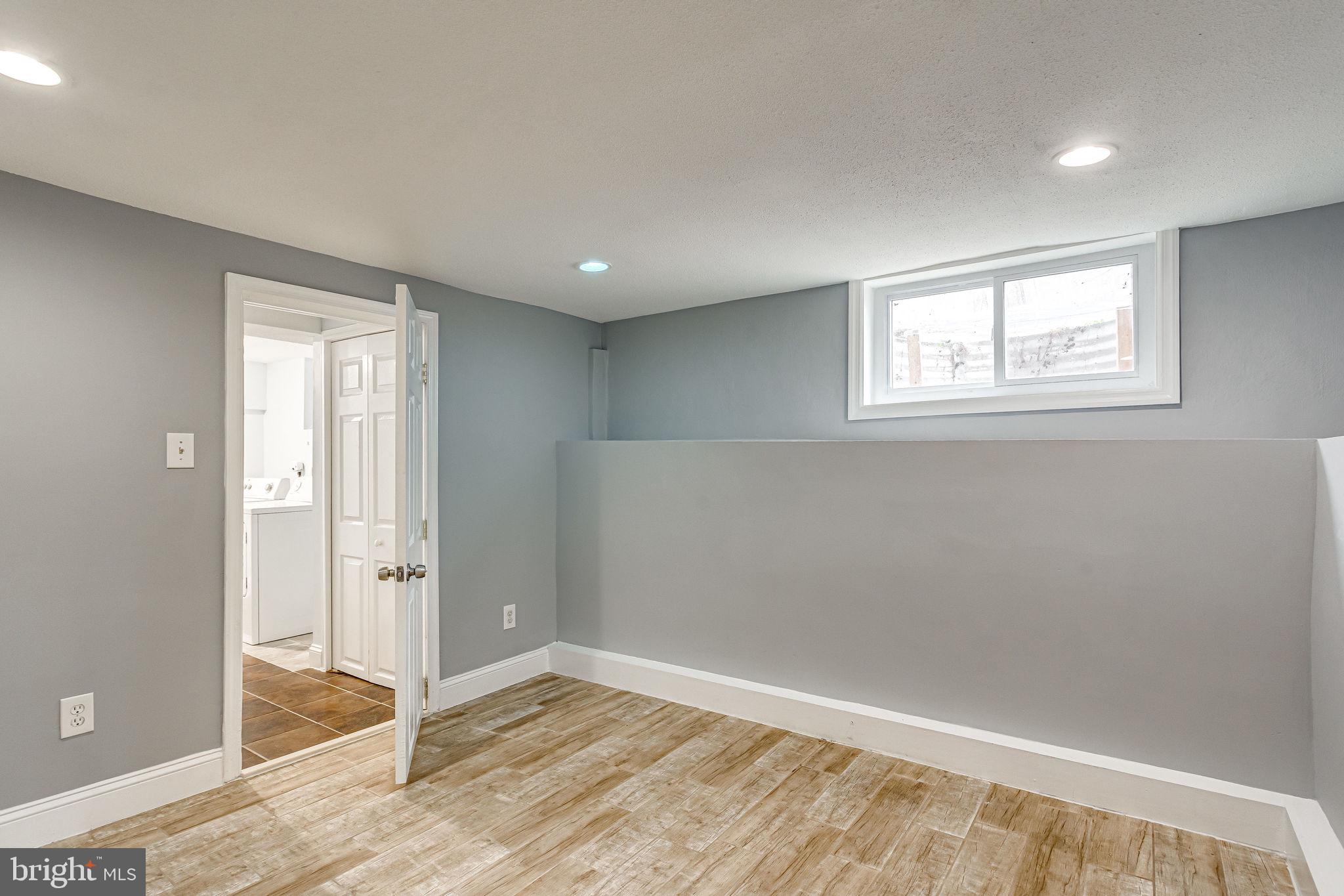 RIVERDALE PARK - Residential