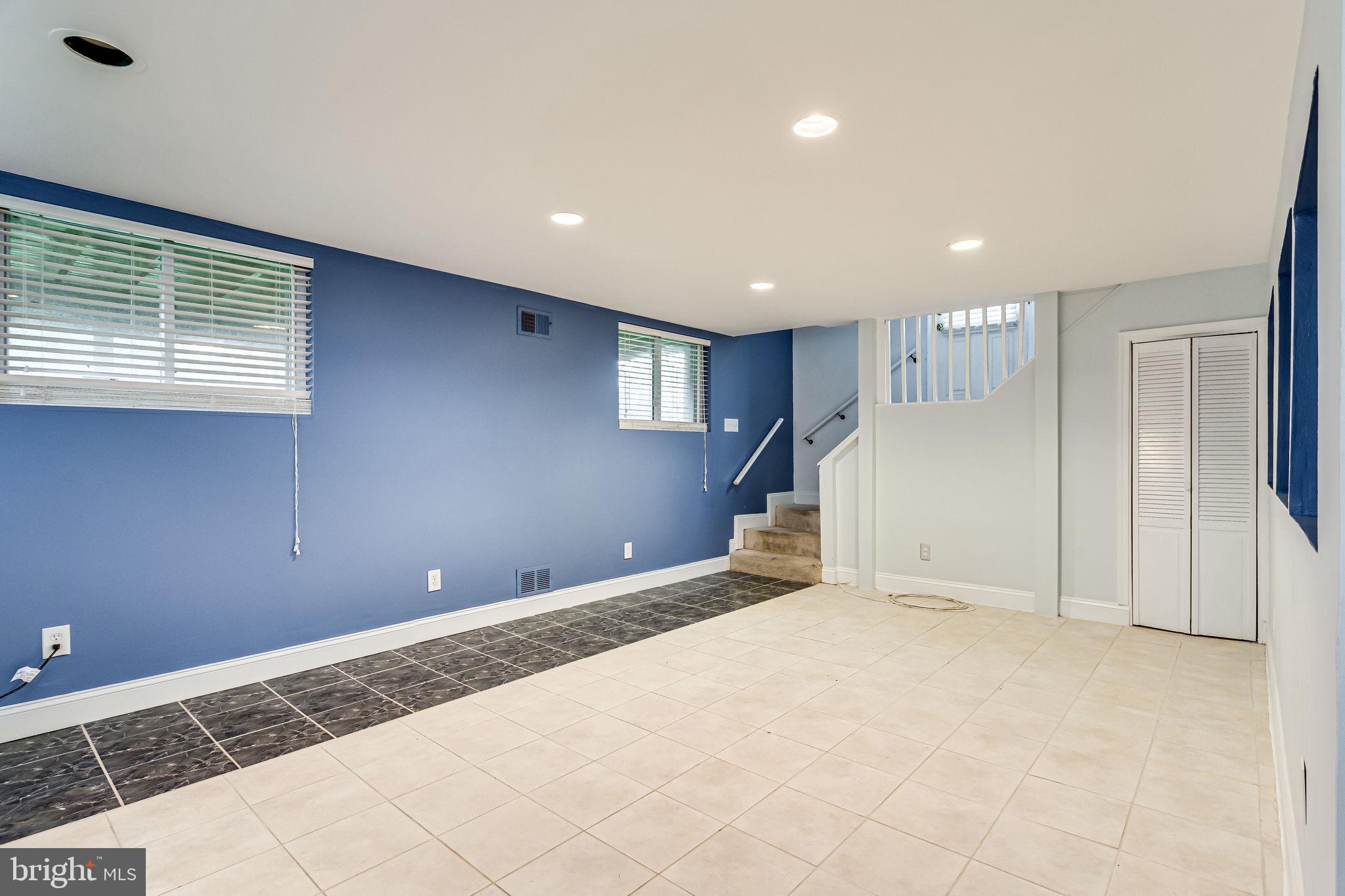 RIVERDALE PARK - Residential