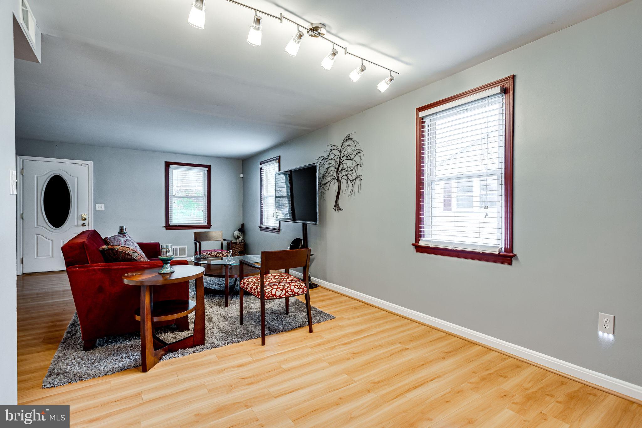 RIVERDALE PARK - Residential