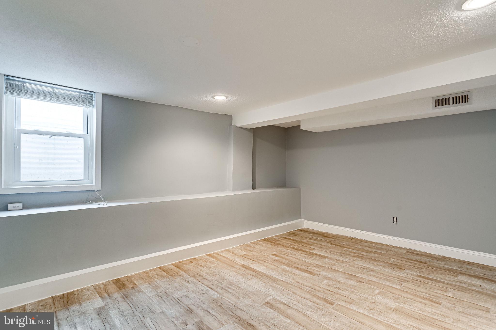 RIVERDALE PARK - Residential