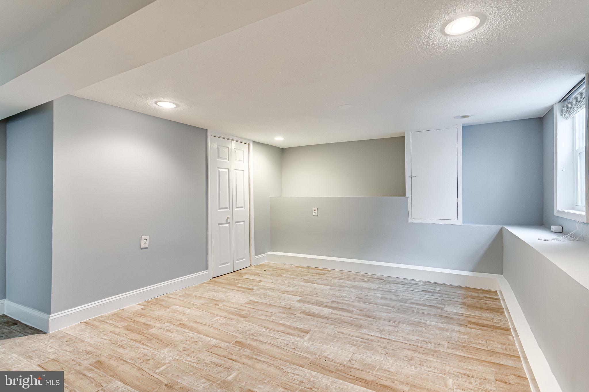 RIVERDALE PARK - Residential