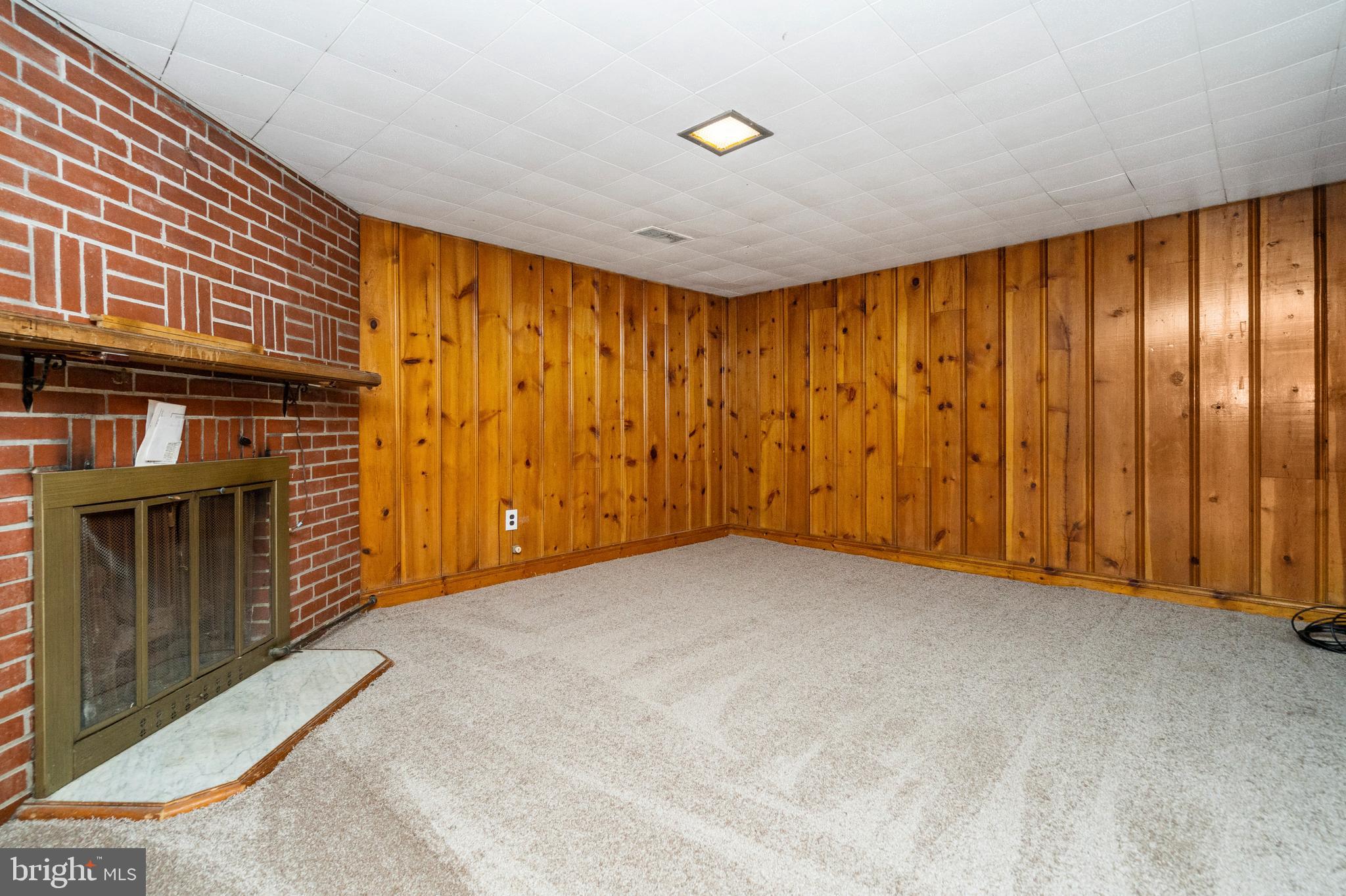 HILLENDALE PARK - Residential