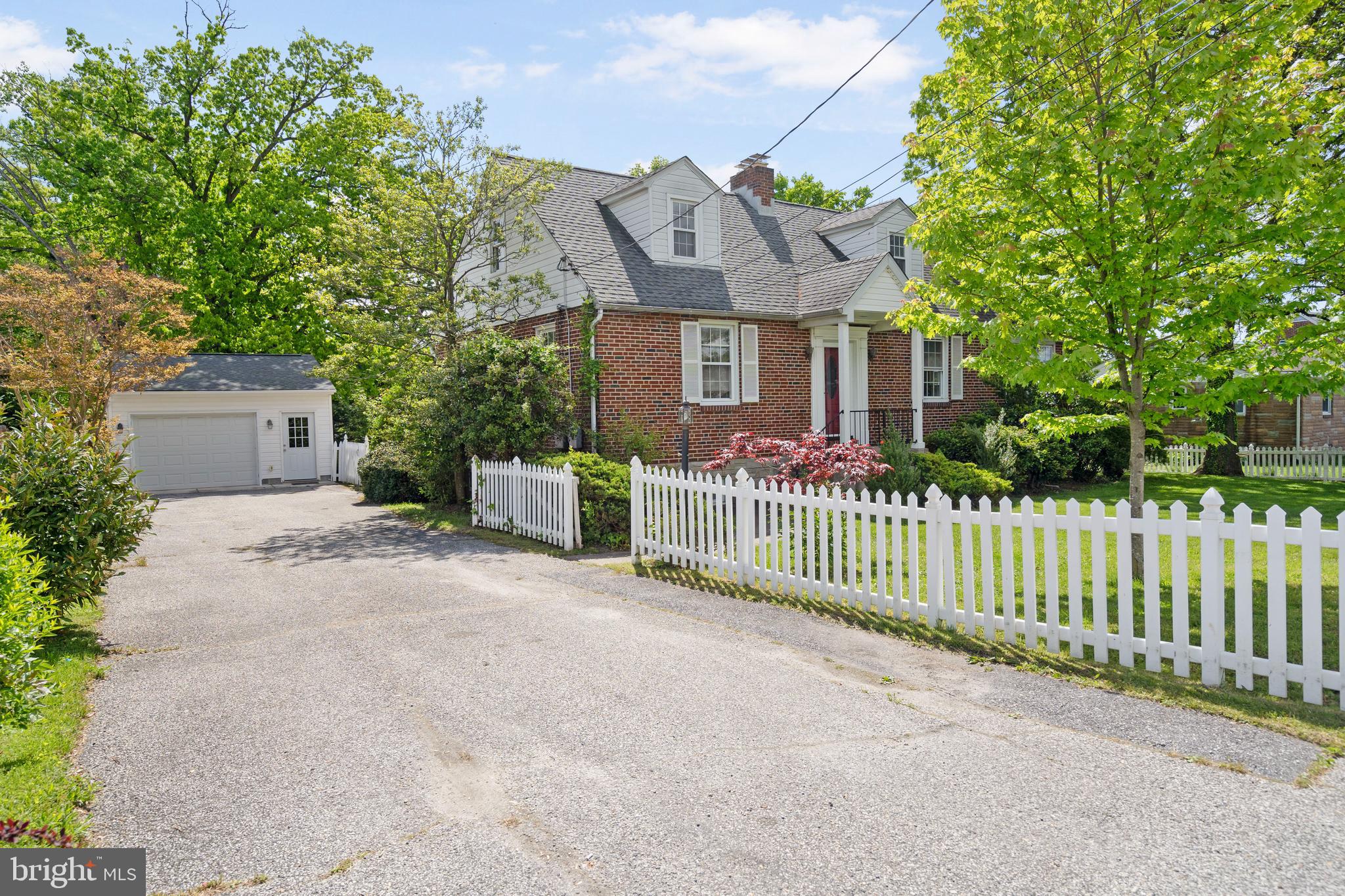 HILLENDALE PARK - Residential