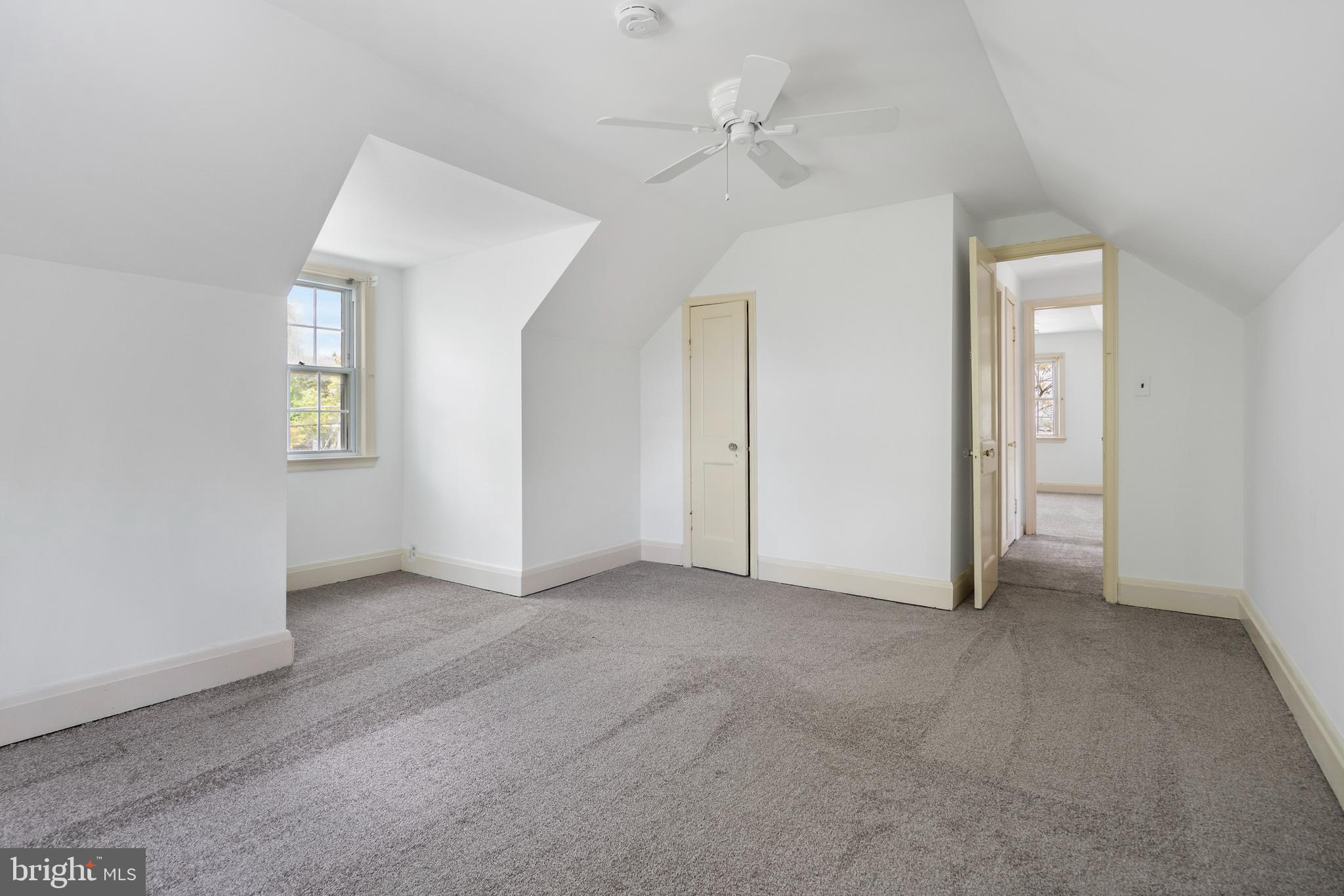 HILLENDALE PARK - Residential