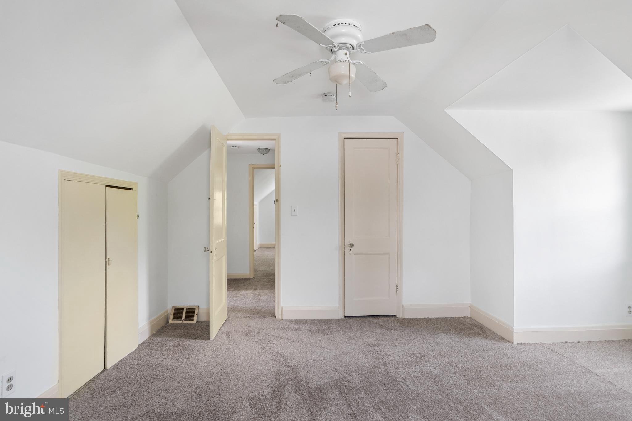 HILLENDALE PARK - Residential