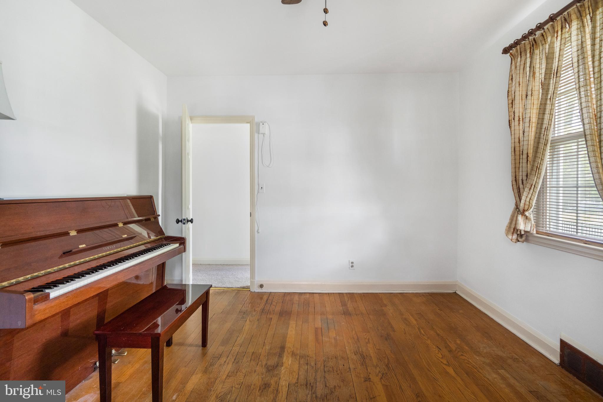 HILLENDALE PARK - Residential