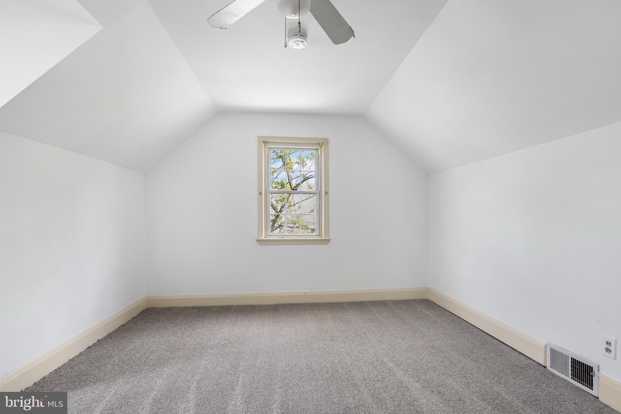 HILLENDALE PARK - Residential