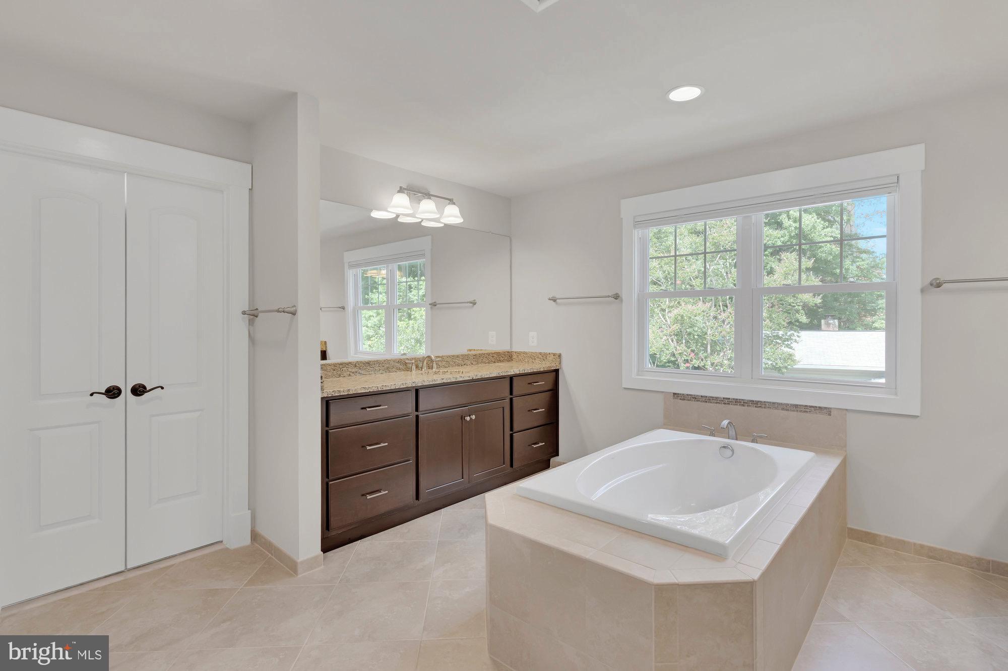 PICKETT ESTATES - Residential