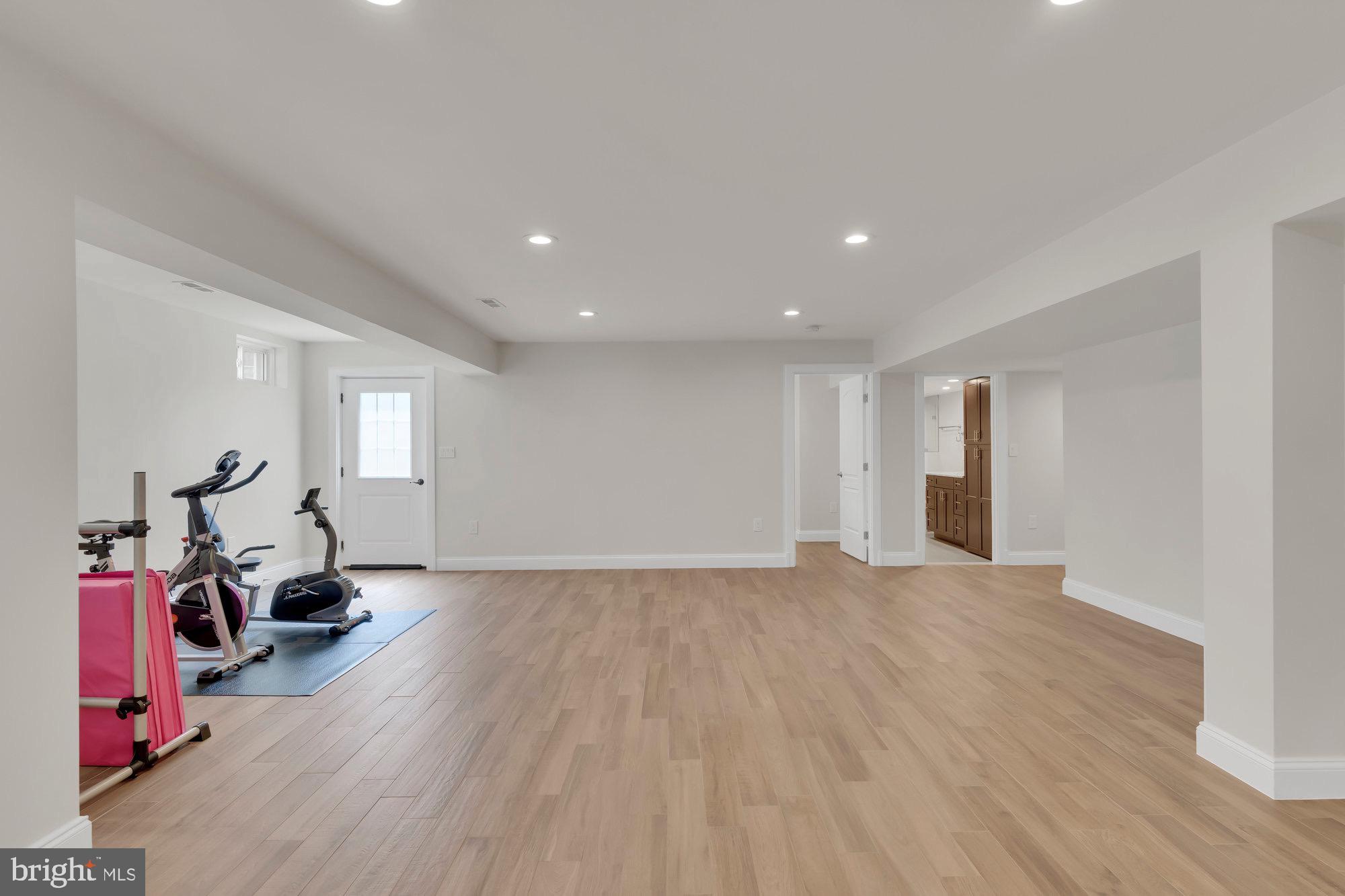 PICKETT ESTATES - Residential