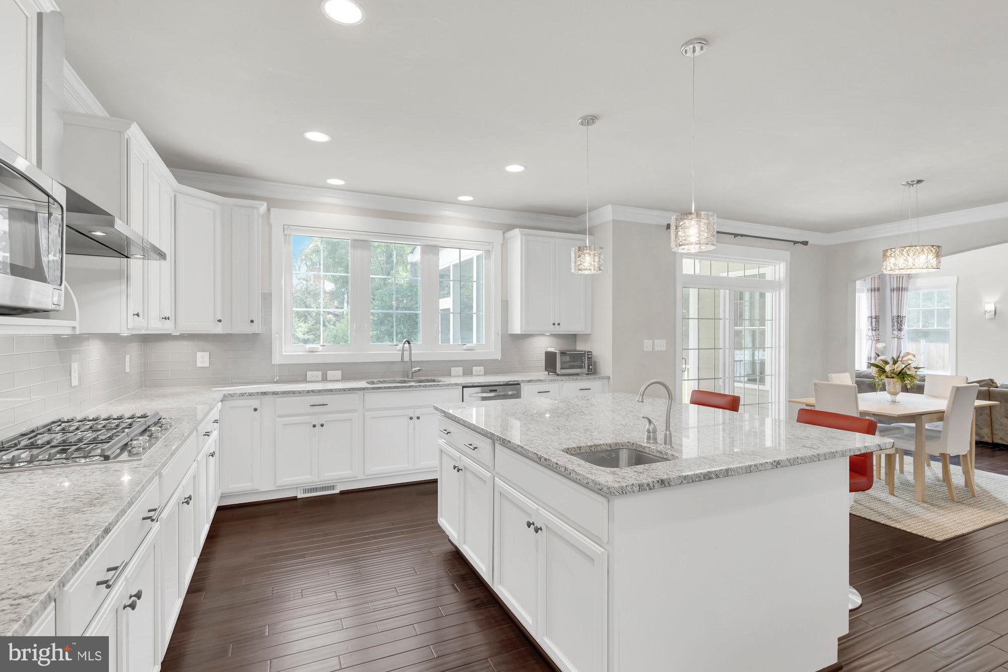 PICKETT ESTATES - Residential