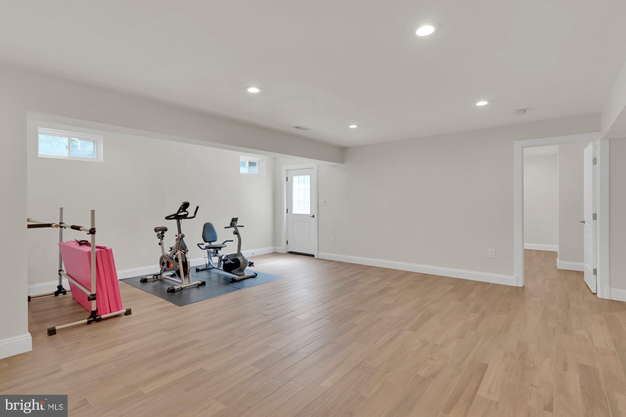 PICKETT ESTATES - Residential