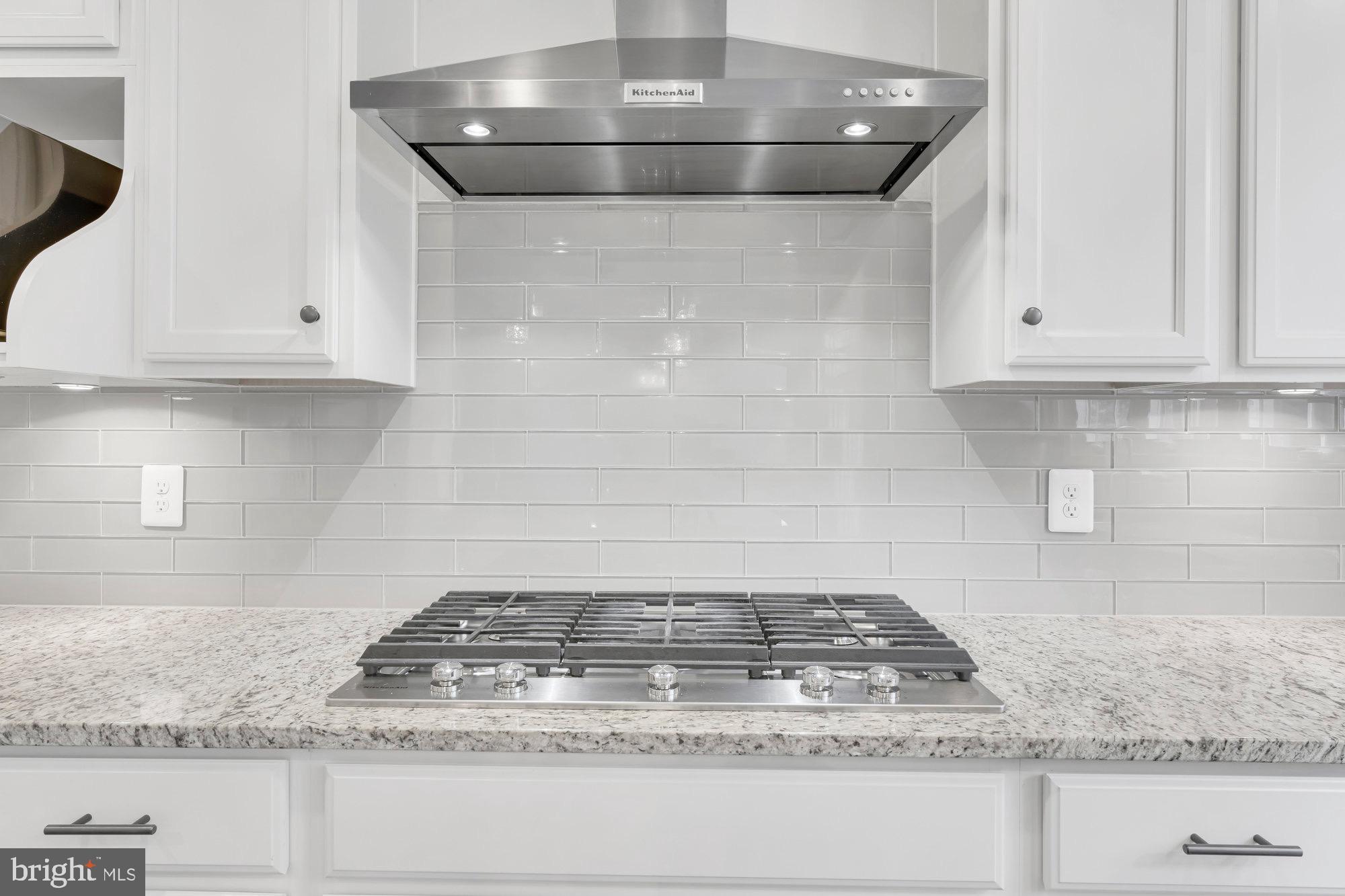 PICKETT ESTATES - Residential