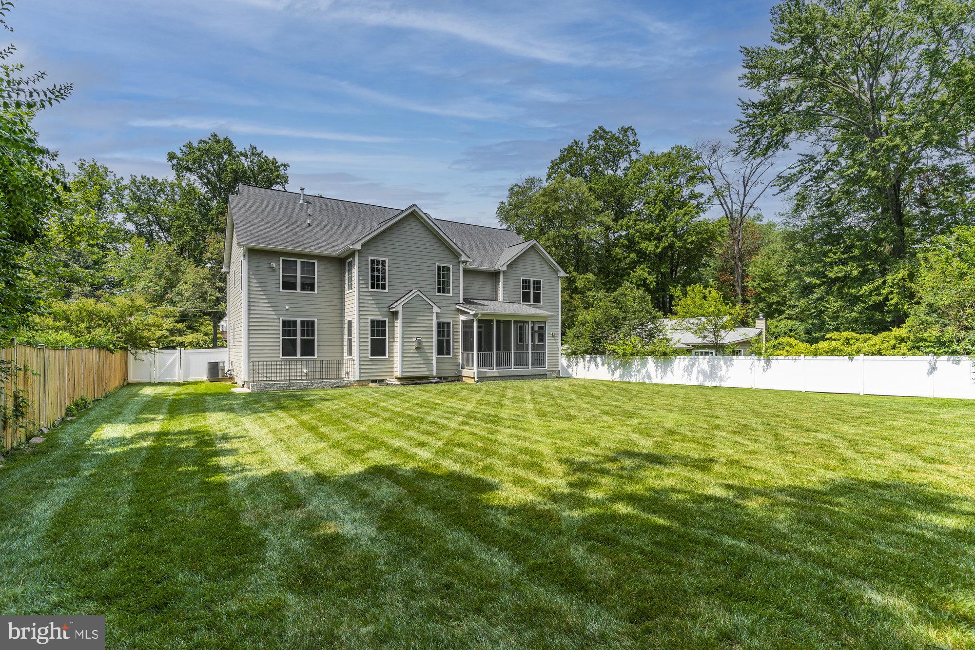 PICKETT ESTATES - Residential