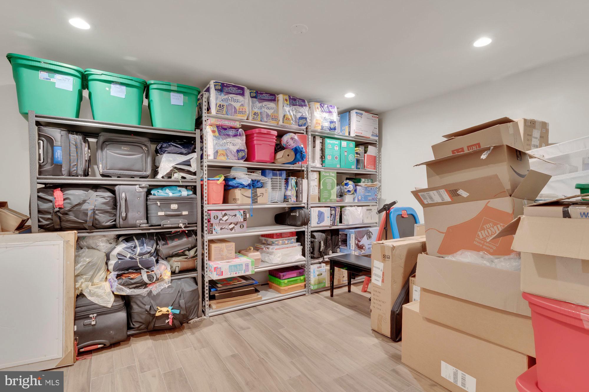 PICKETT ESTATES - Residential