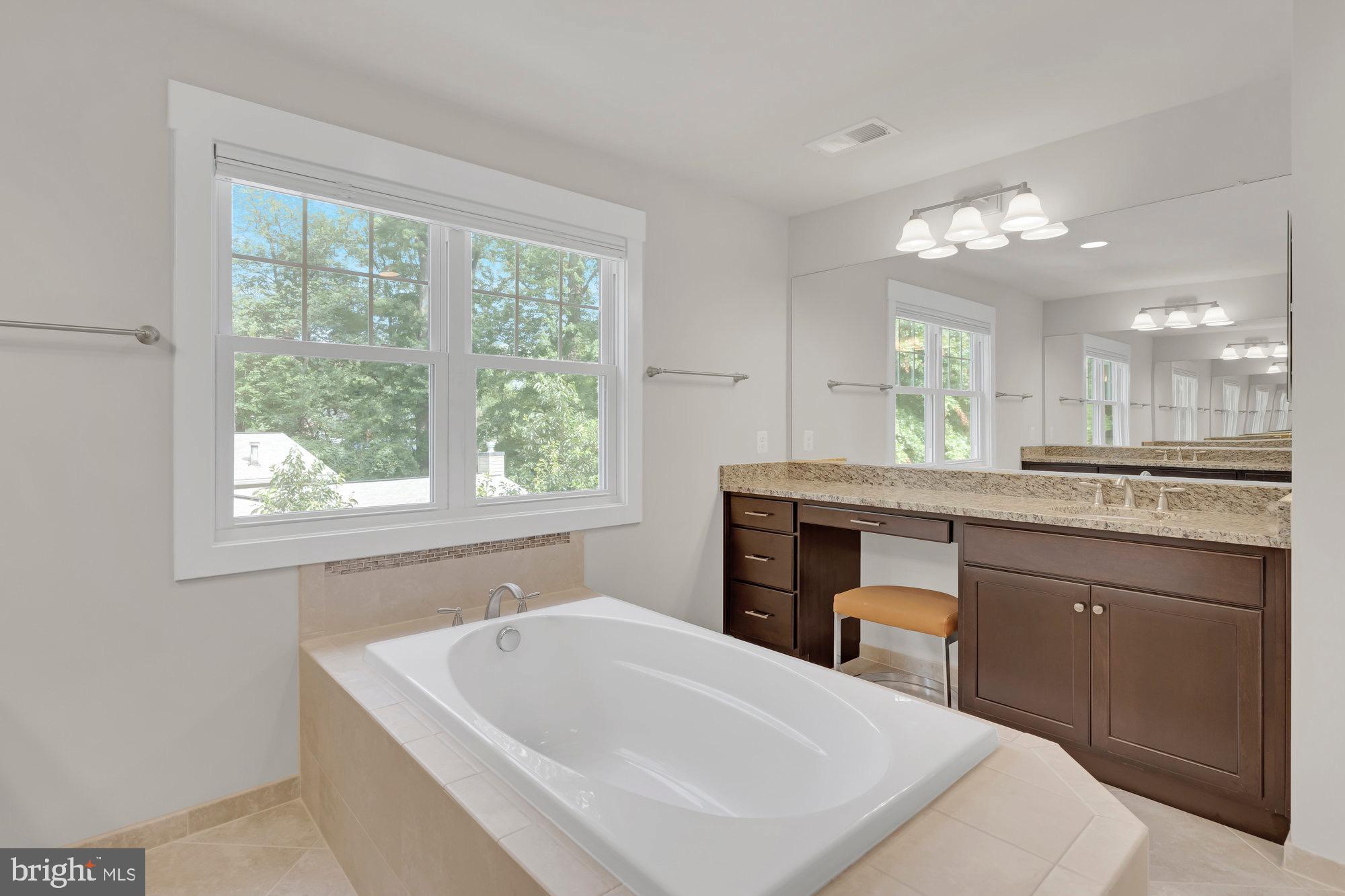 PICKETT ESTATES - Residential