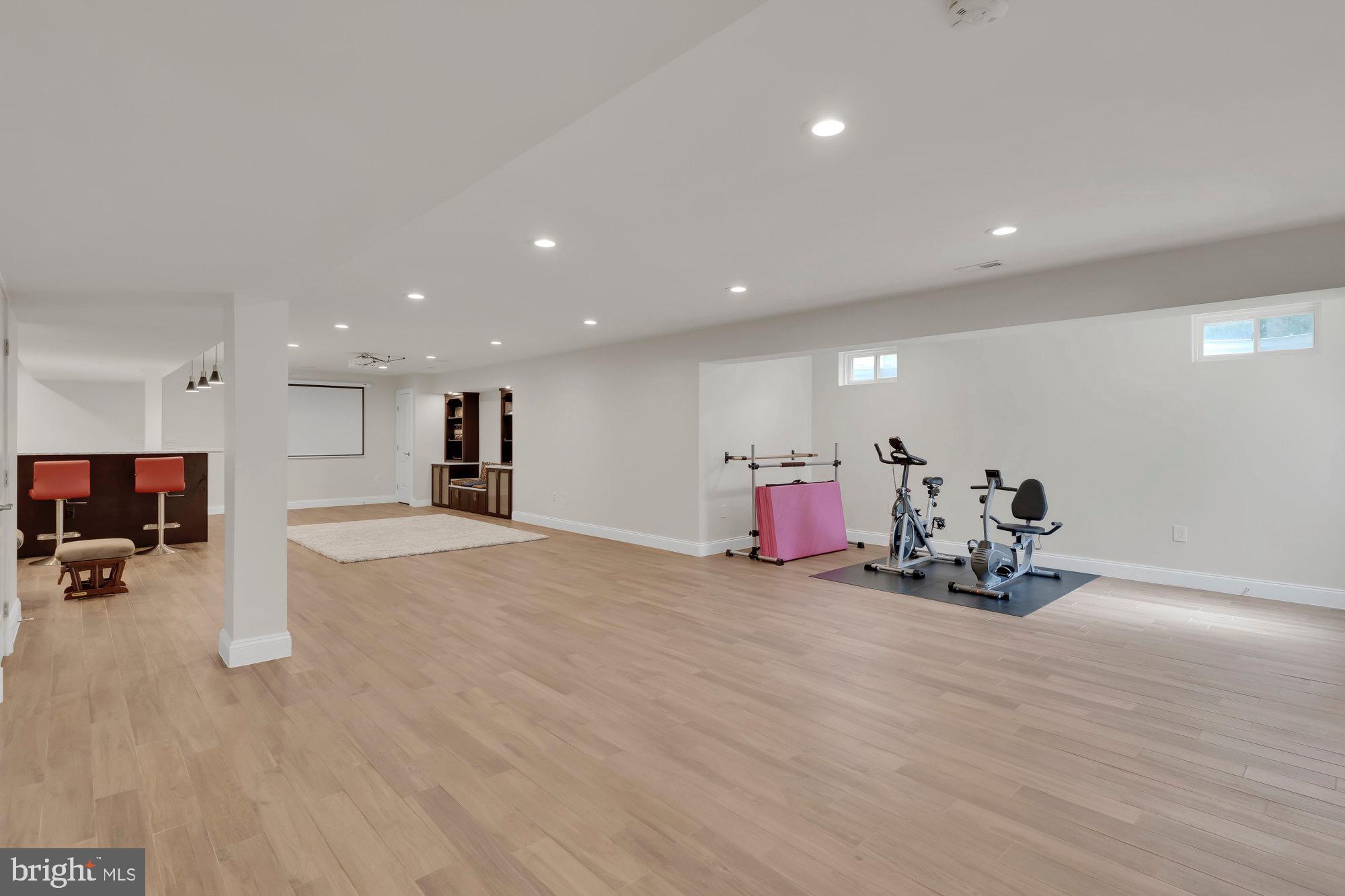 PICKETT ESTATES - Residential