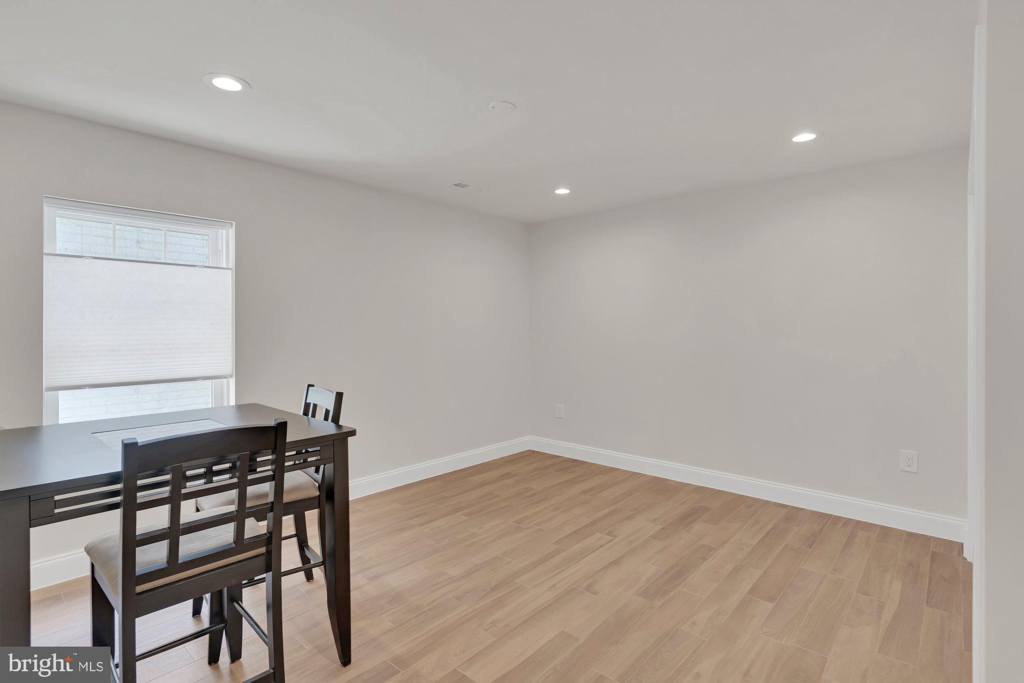 PICKETT ESTATES - Residential