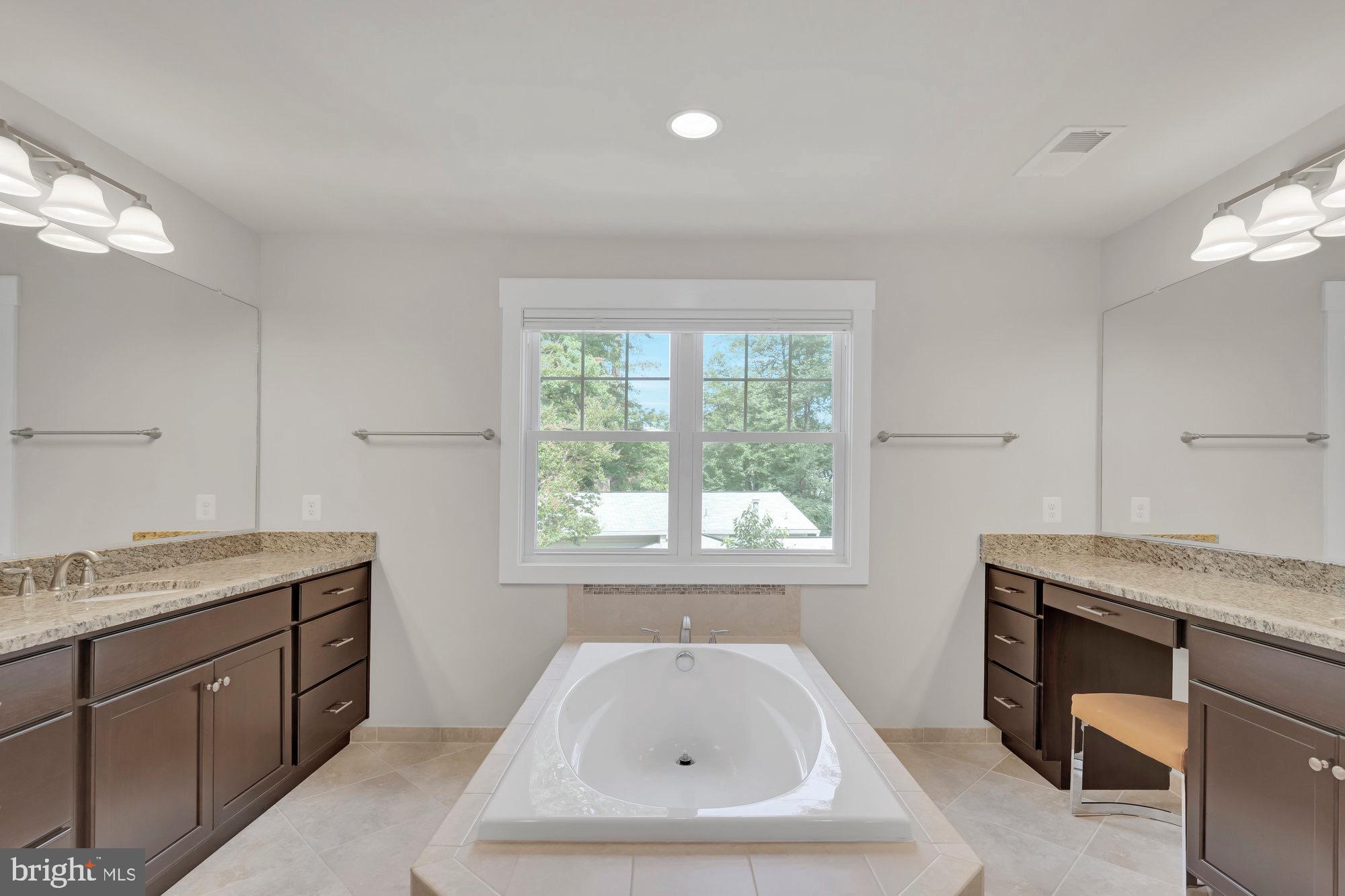 PICKETT ESTATES - Residential