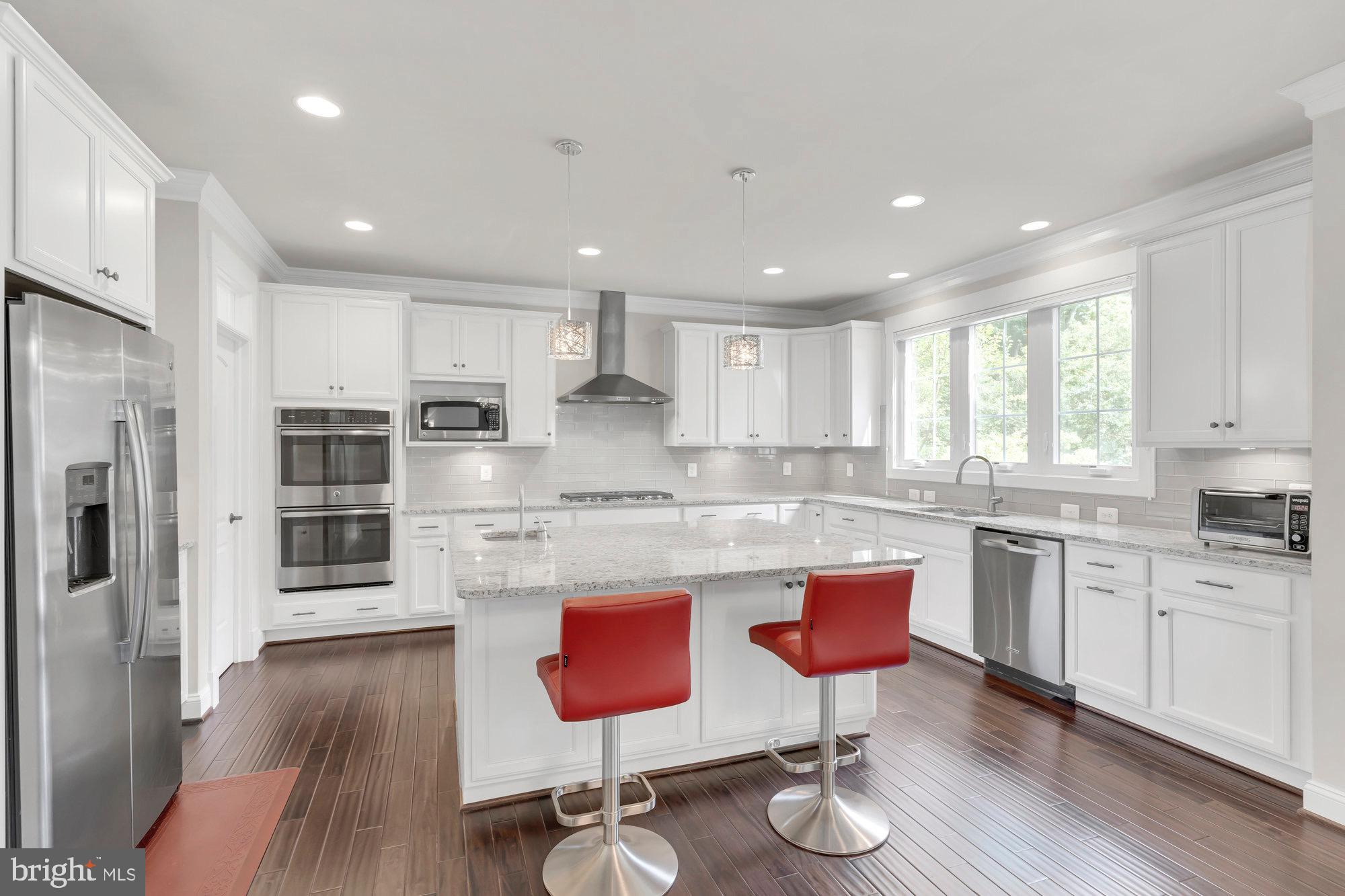 PICKETT ESTATES - Residential